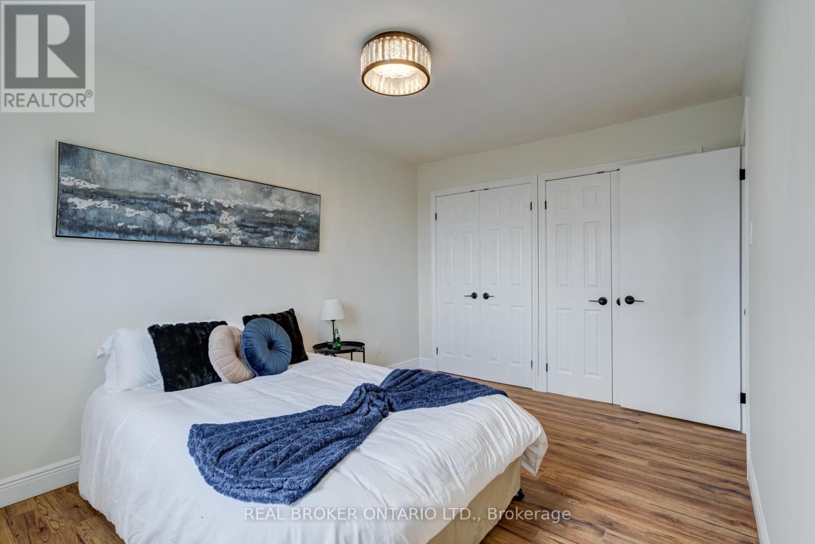 1252 LAKEVIEW DRIVE Image 23