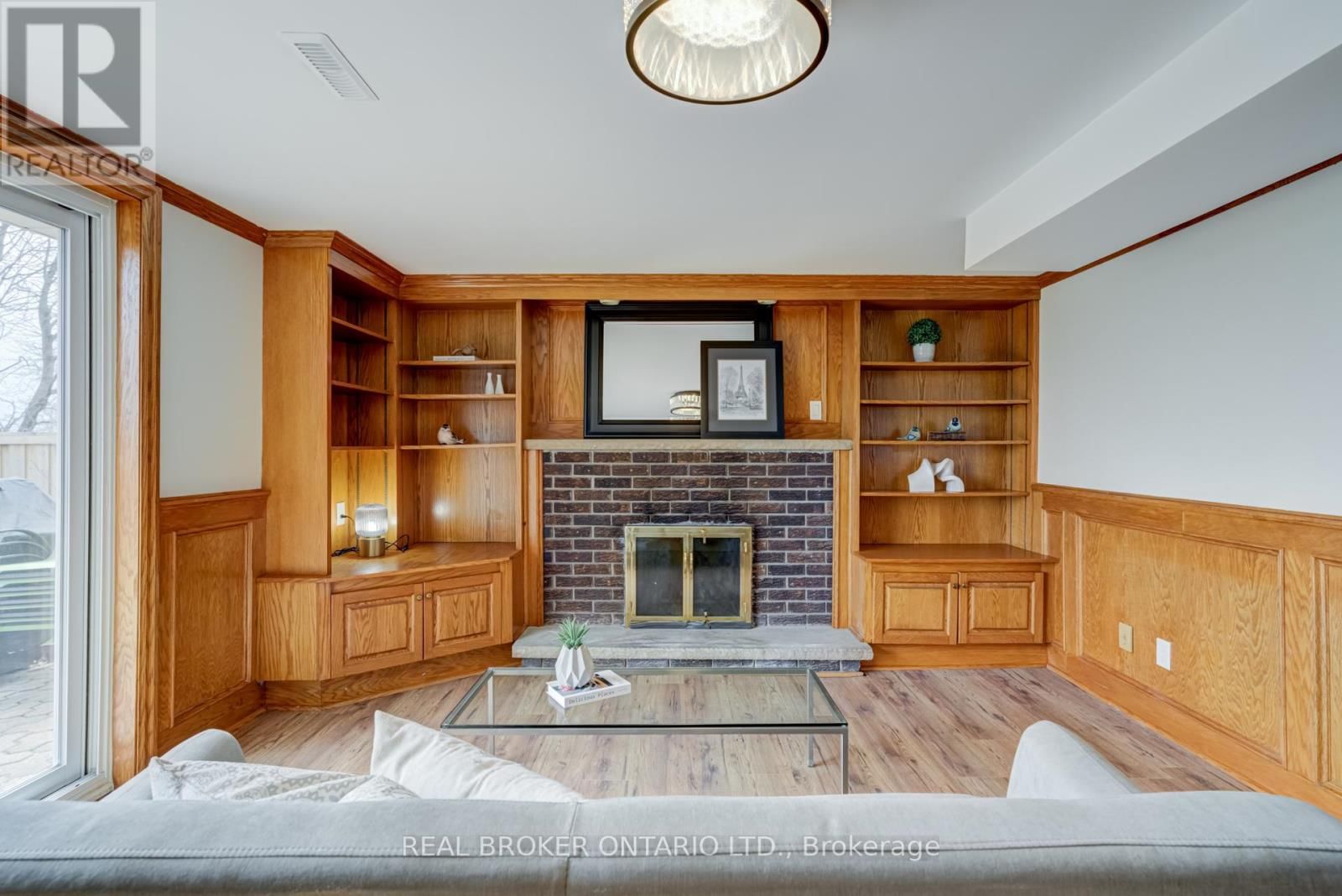 1252 LAKEVIEW DRIVE Image 28