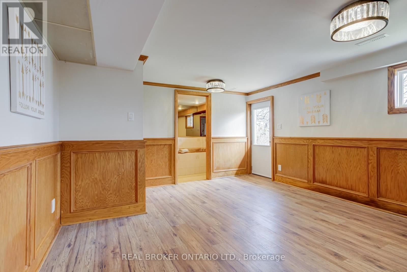 1252 LAKEVIEW DRIVE Image 31