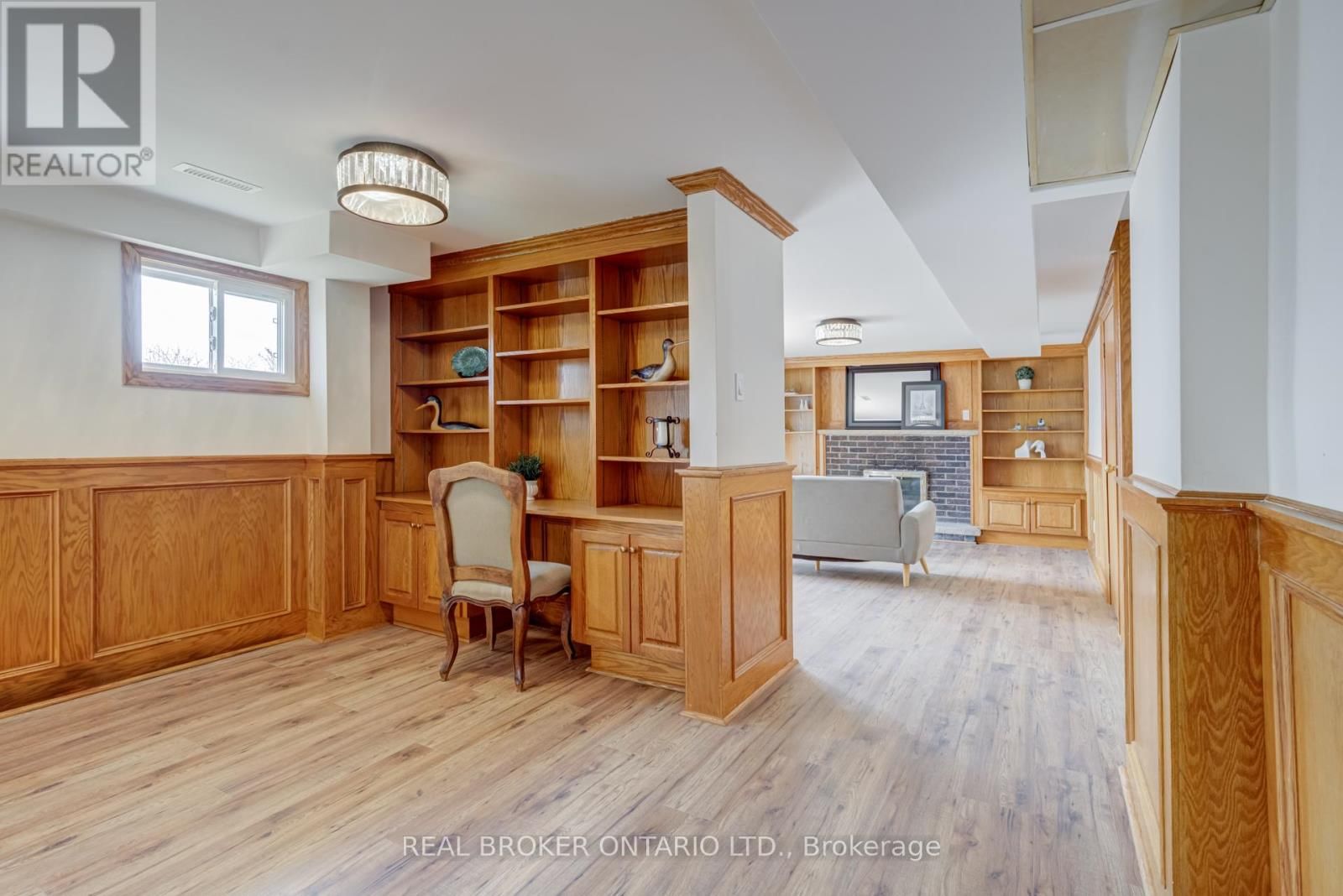 1252 LAKEVIEW DRIVE Image 33