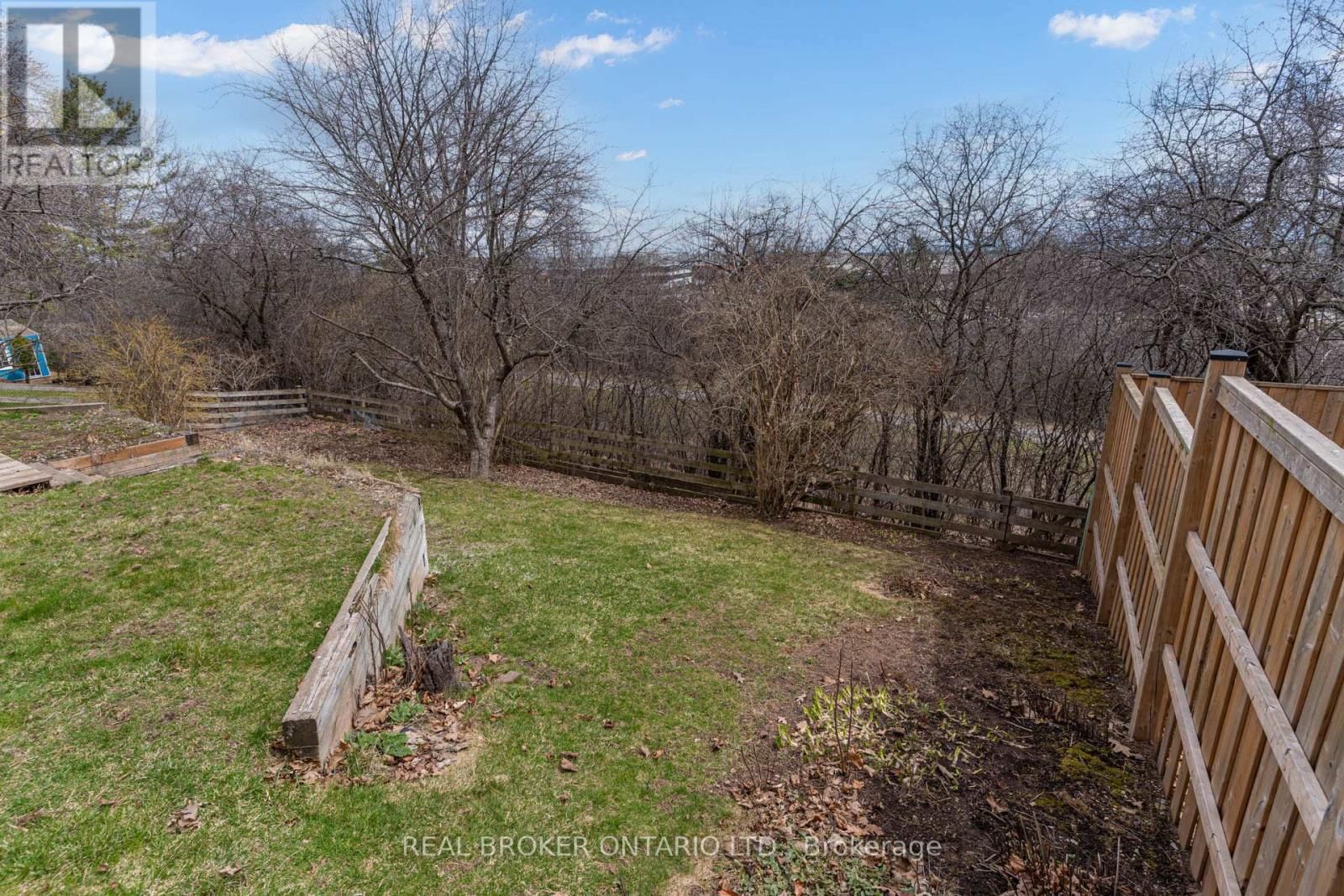 1252 LAKEVIEW DRIVE Image 46