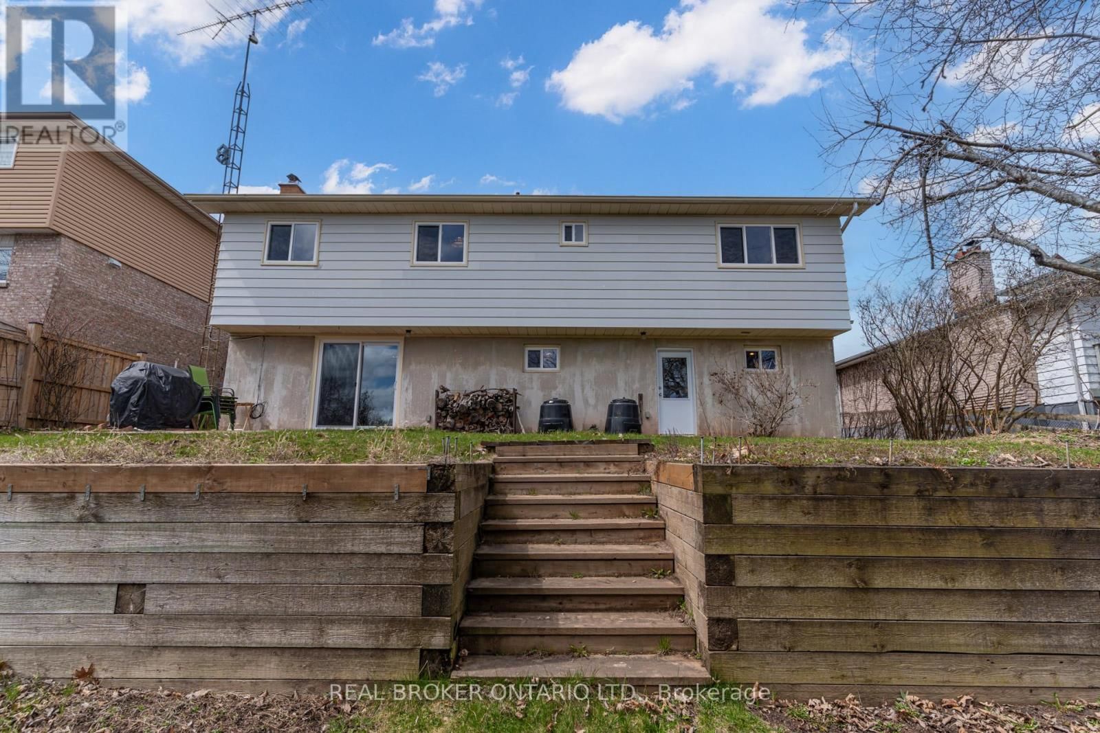 1252 LAKEVIEW DRIVE Image 48