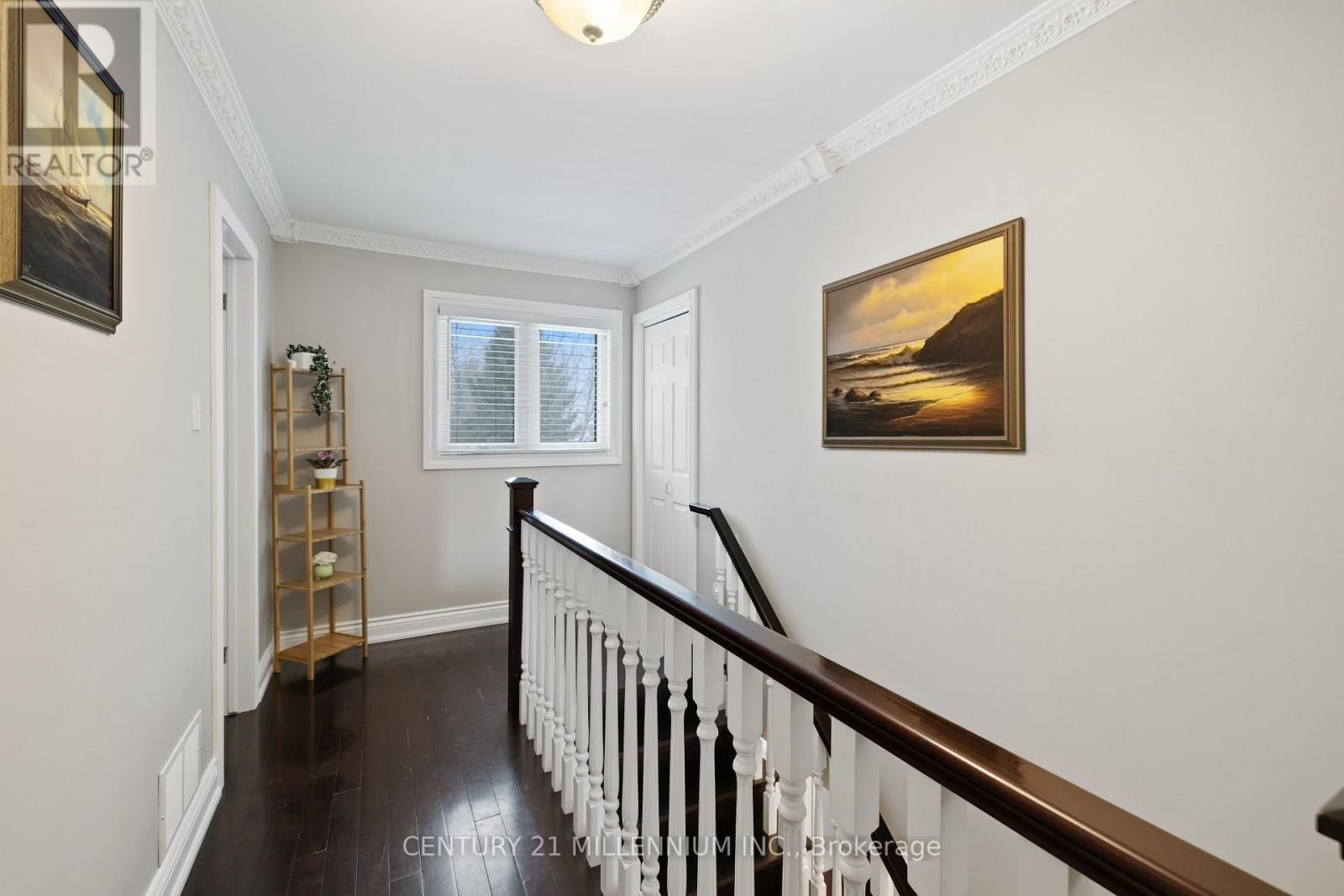 4 MARCHMOUNT CRESCENT Image 19