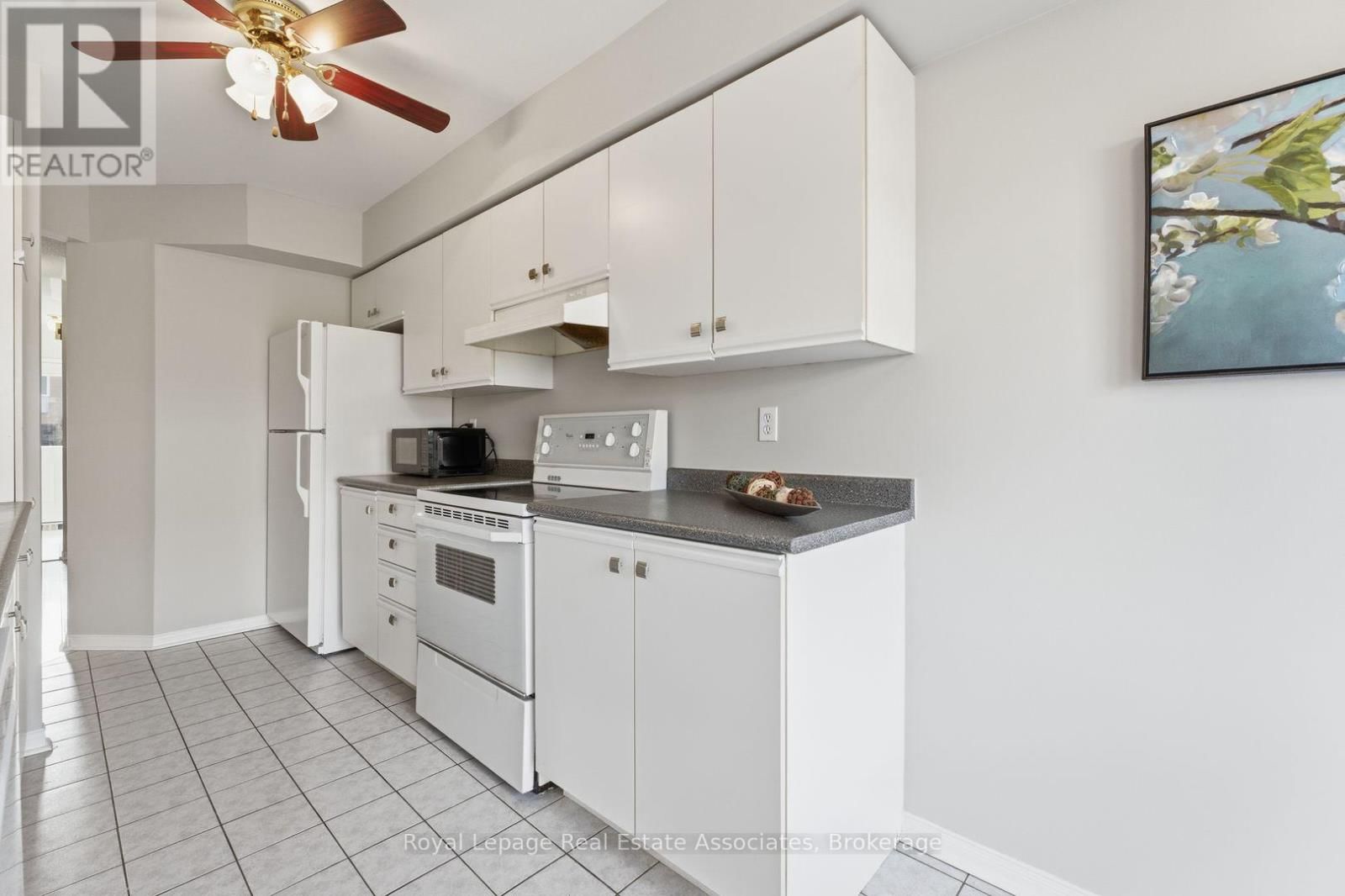 27 - 819 VILLAGE GREEN BOULEVARD Image 15