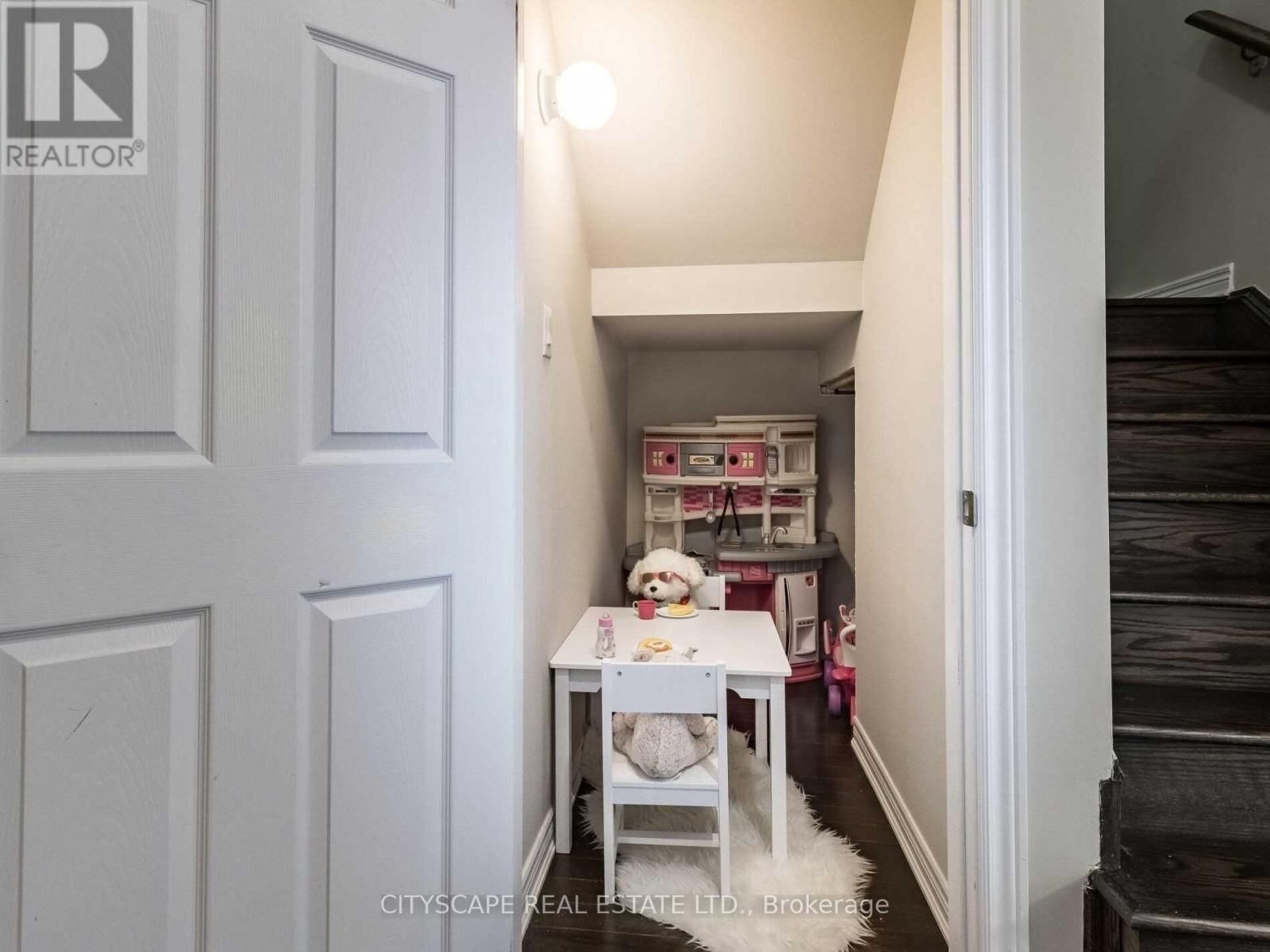 22 ROCKBROOK TRAIL Image 18