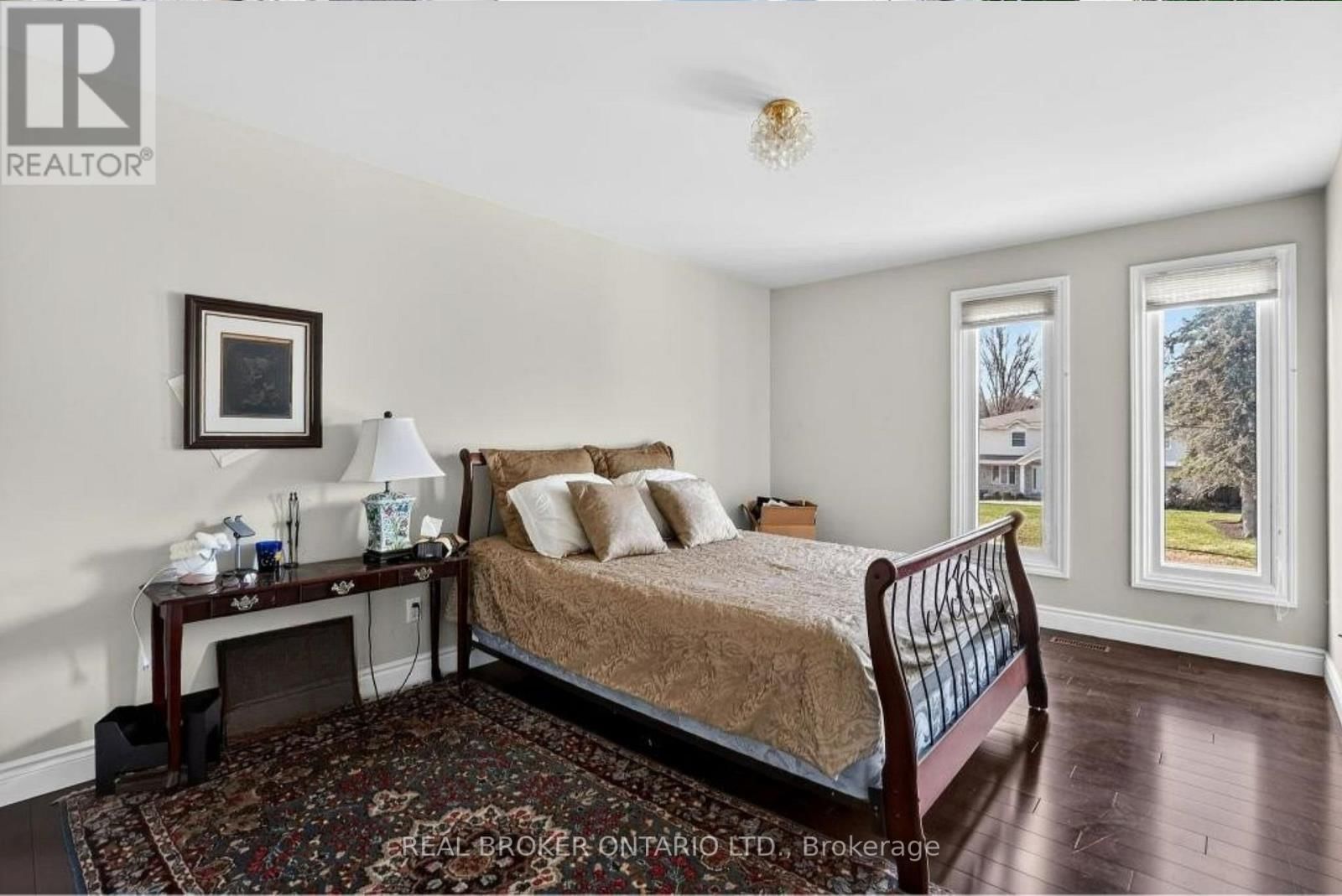 2145 ONEIDA CRESCENT Image 33