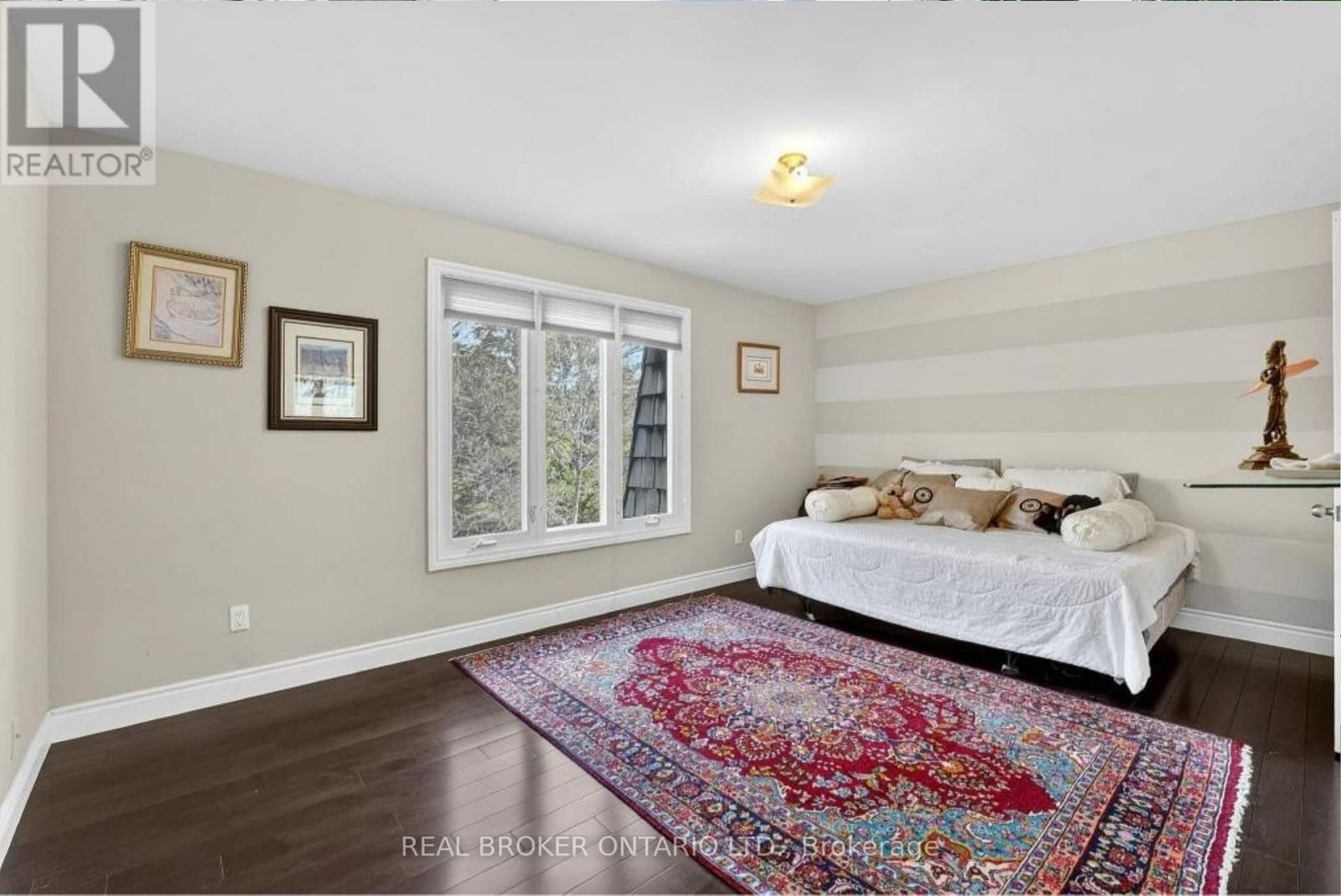 2145 ONEIDA CRESCENT Image 34