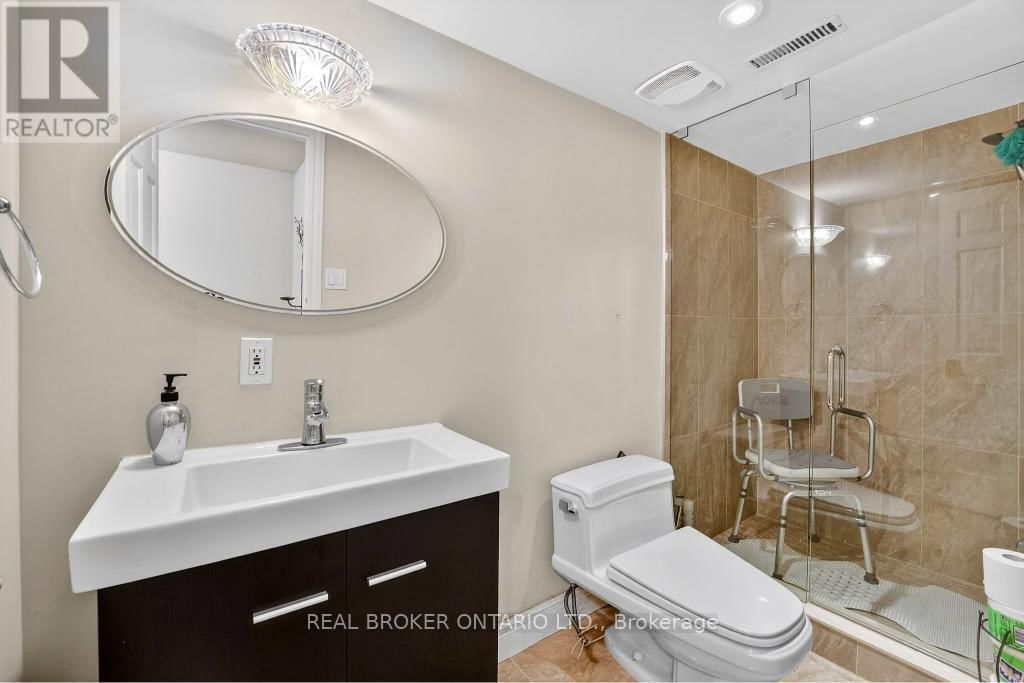 2145 ONEIDA CRESCENT Image 43