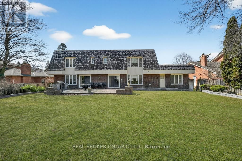 2145 ONEIDA CRESCENT Image 45