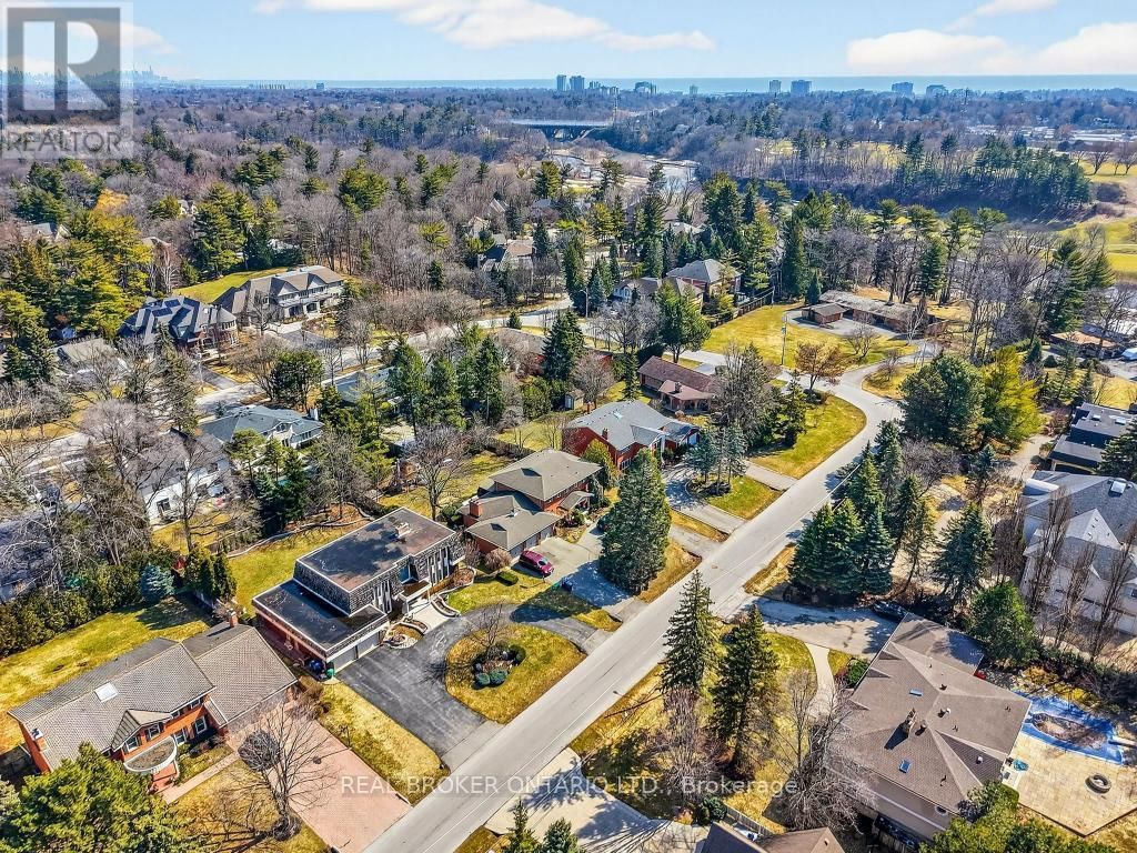 2145 ONEIDA CRESCENT Image 50