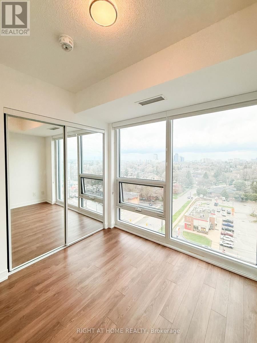 1003 - 30 SAMUEL WOOD WAY Image 1