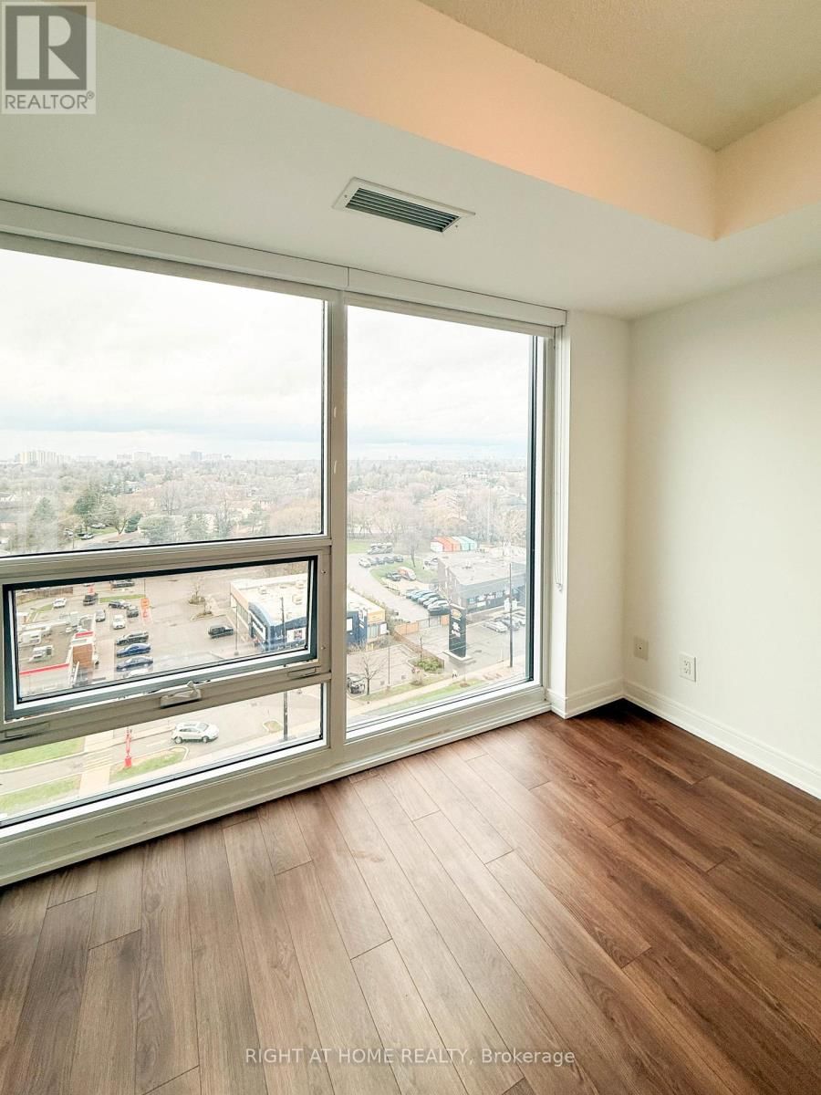 1003 - 30 SAMUEL WOOD WAY Image 2