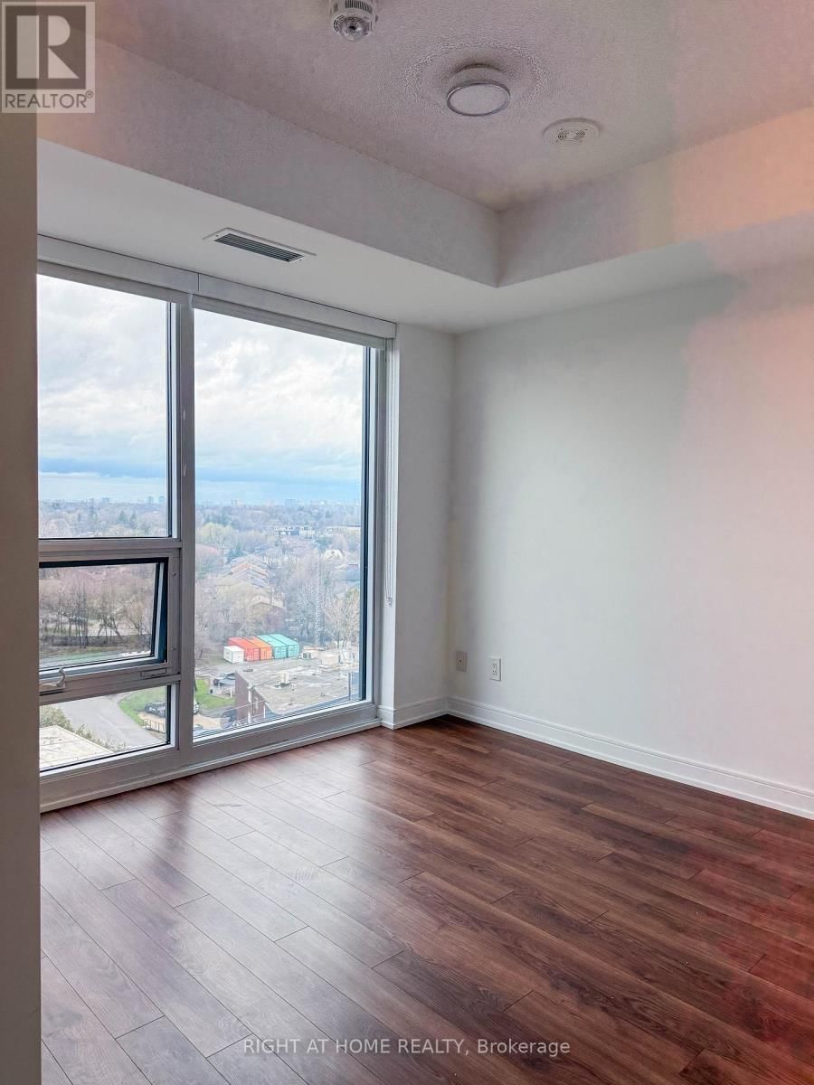 1003 - 30 SAMUEL WOOD WAY Image 4