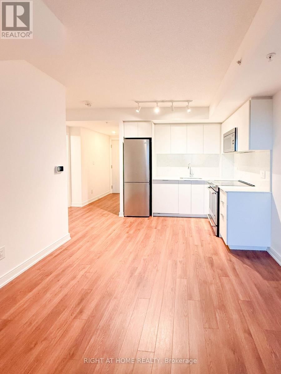 1003 - 30 SAMUEL WOOD WAY Image 8