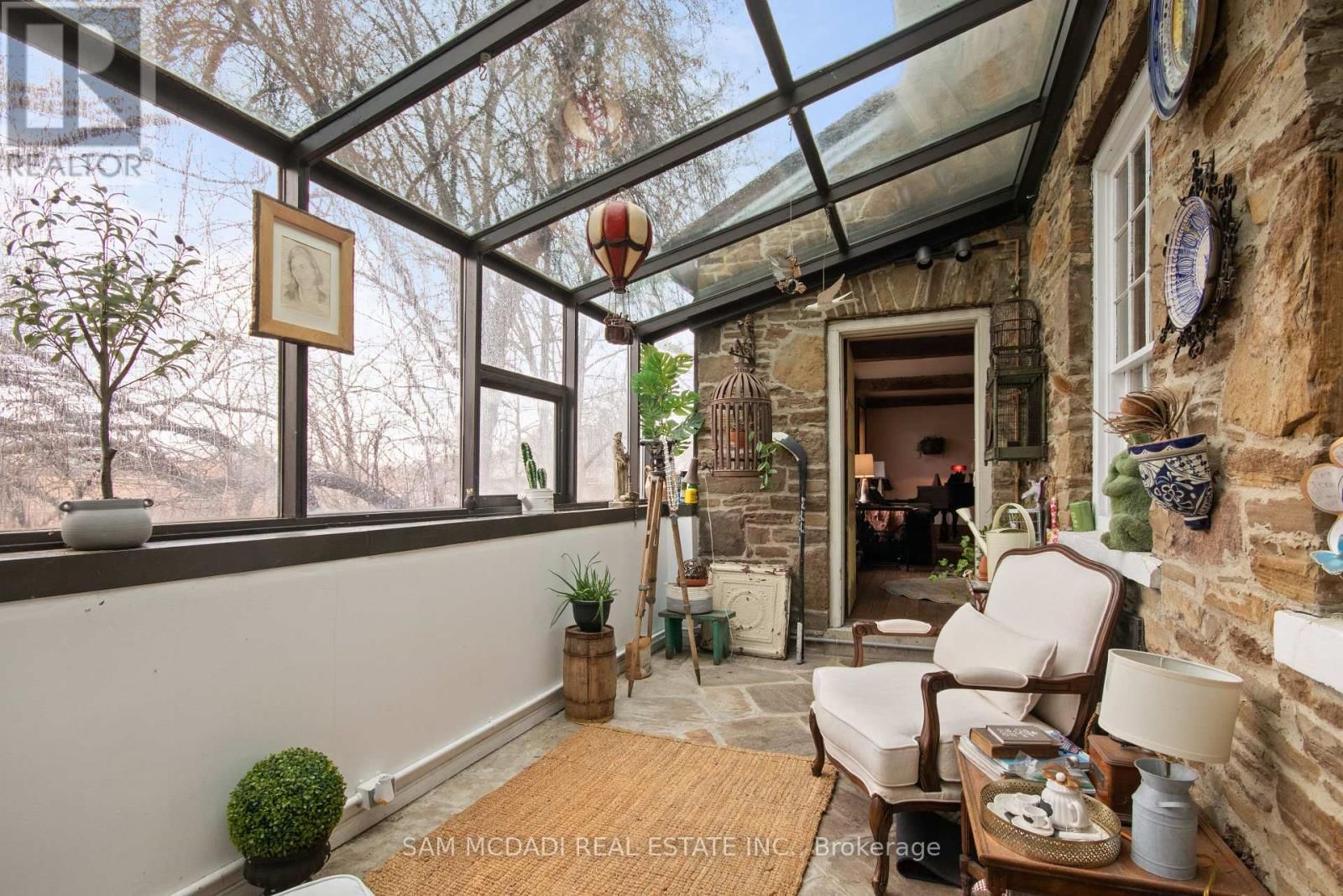 85 YORKLEIGH AVENUE Image 13