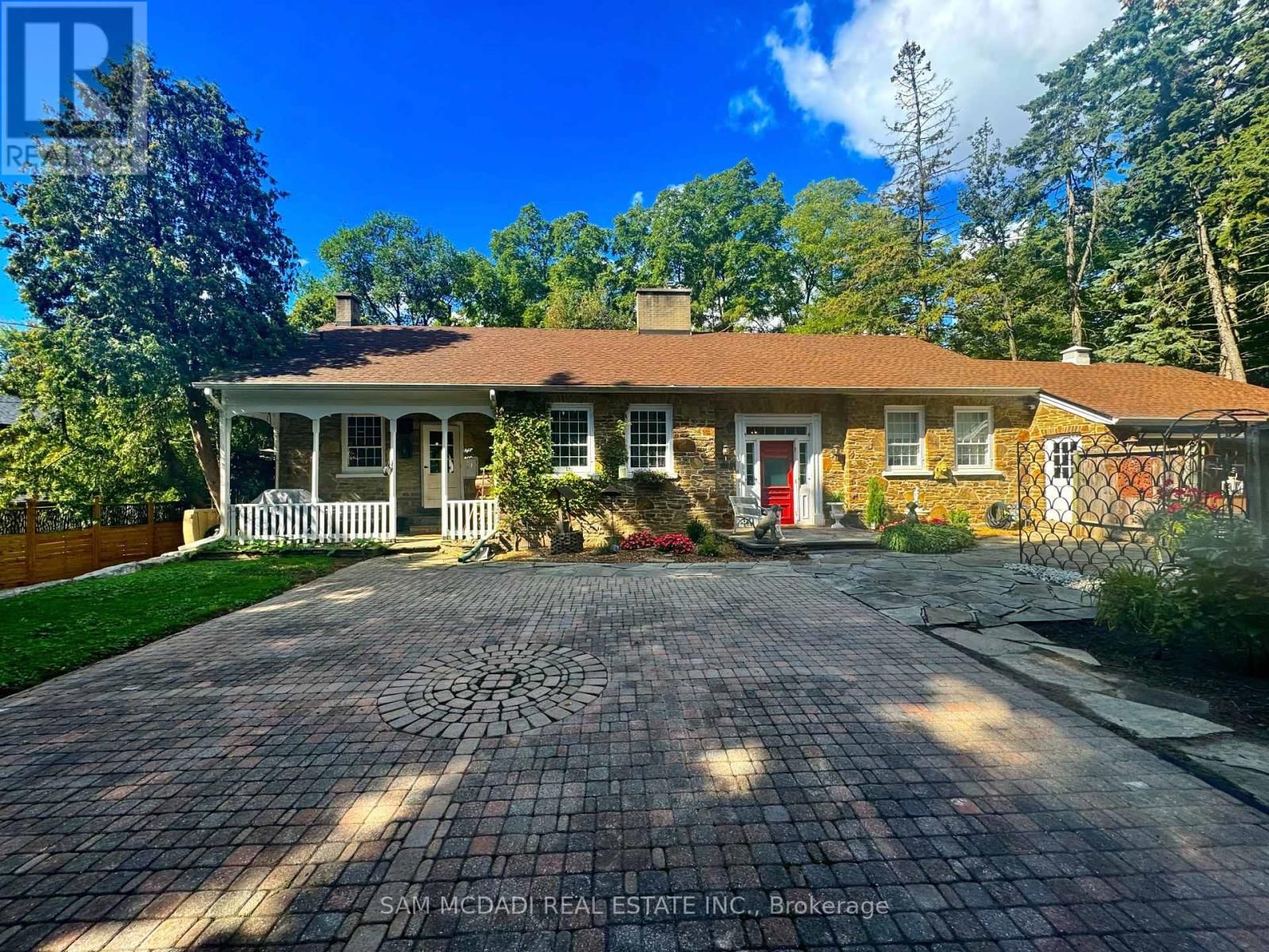 85 YORKLEIGH AVENUE Image 2