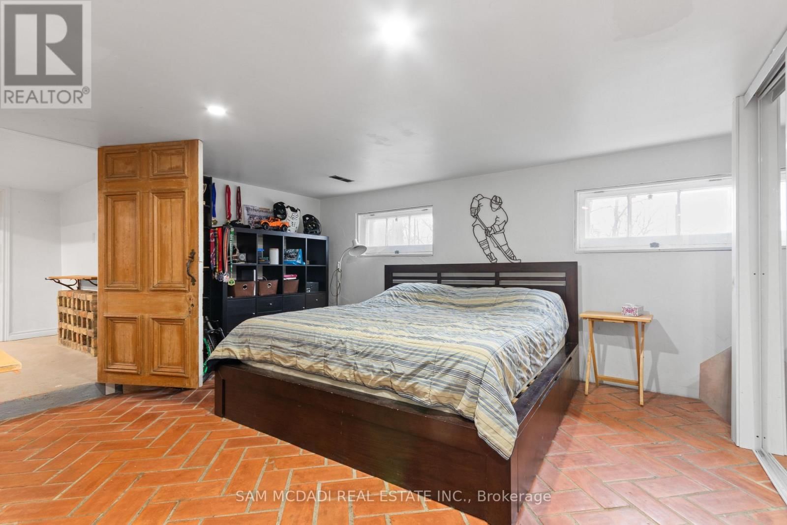 85 YORKLEIGH AVENUE Image 26