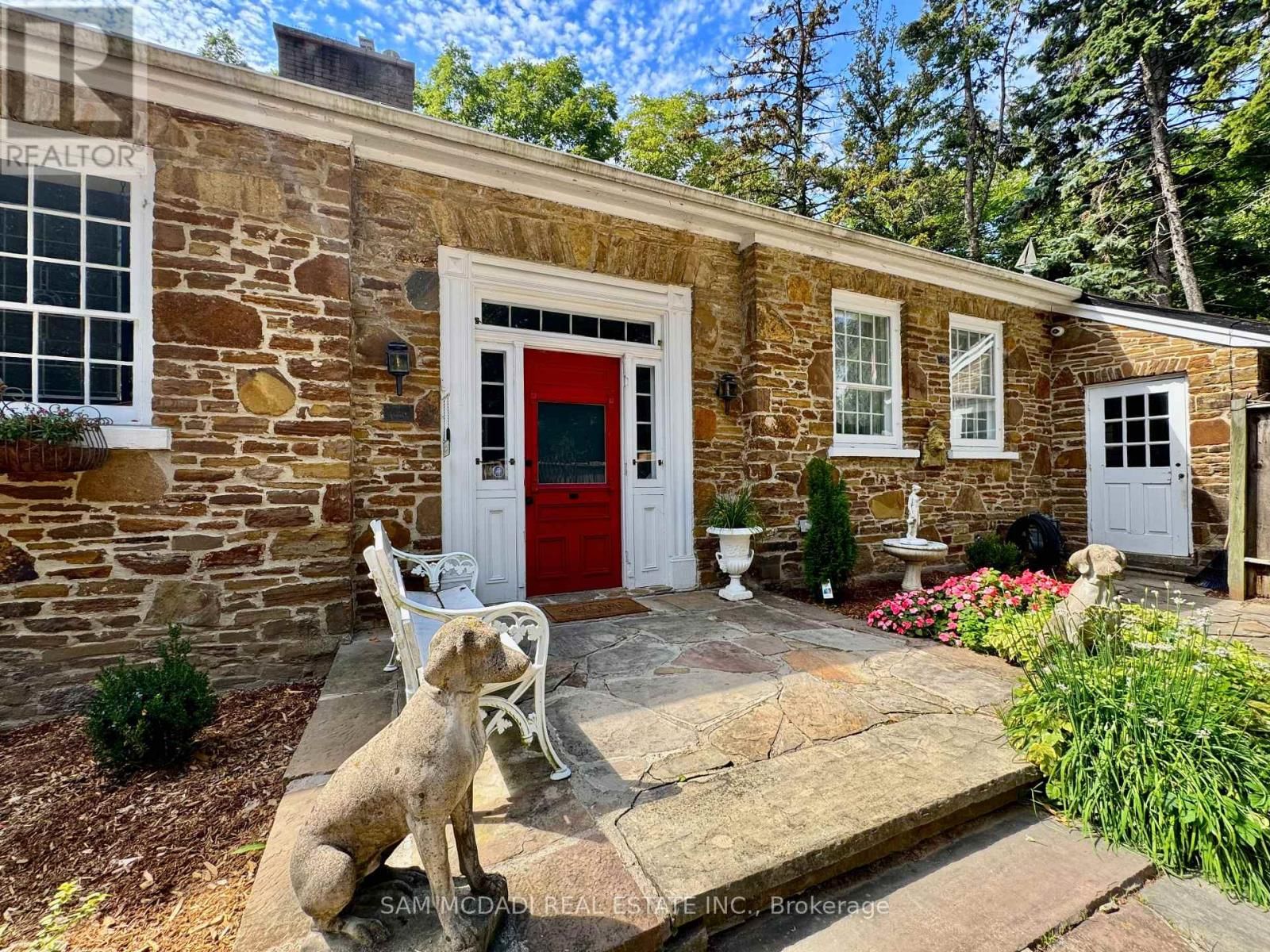 85 YORKLEIGH AVENUE Image 3