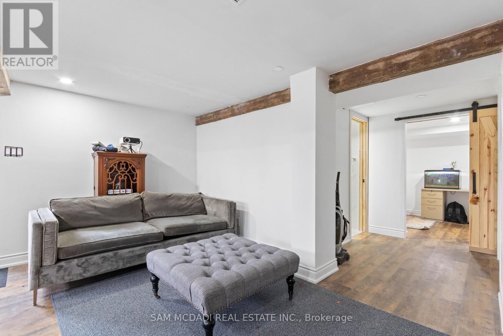 85 YORKLEIGH AVENUE Image 31