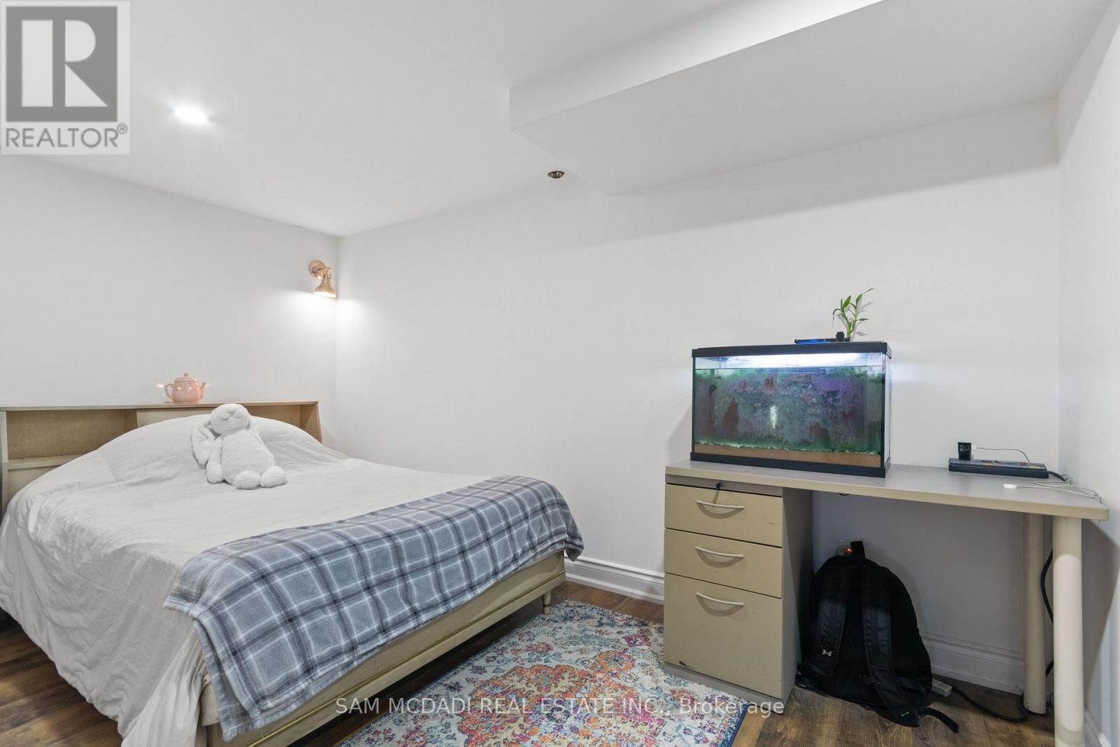 85 YORKLEIGH AVENUE Image 32