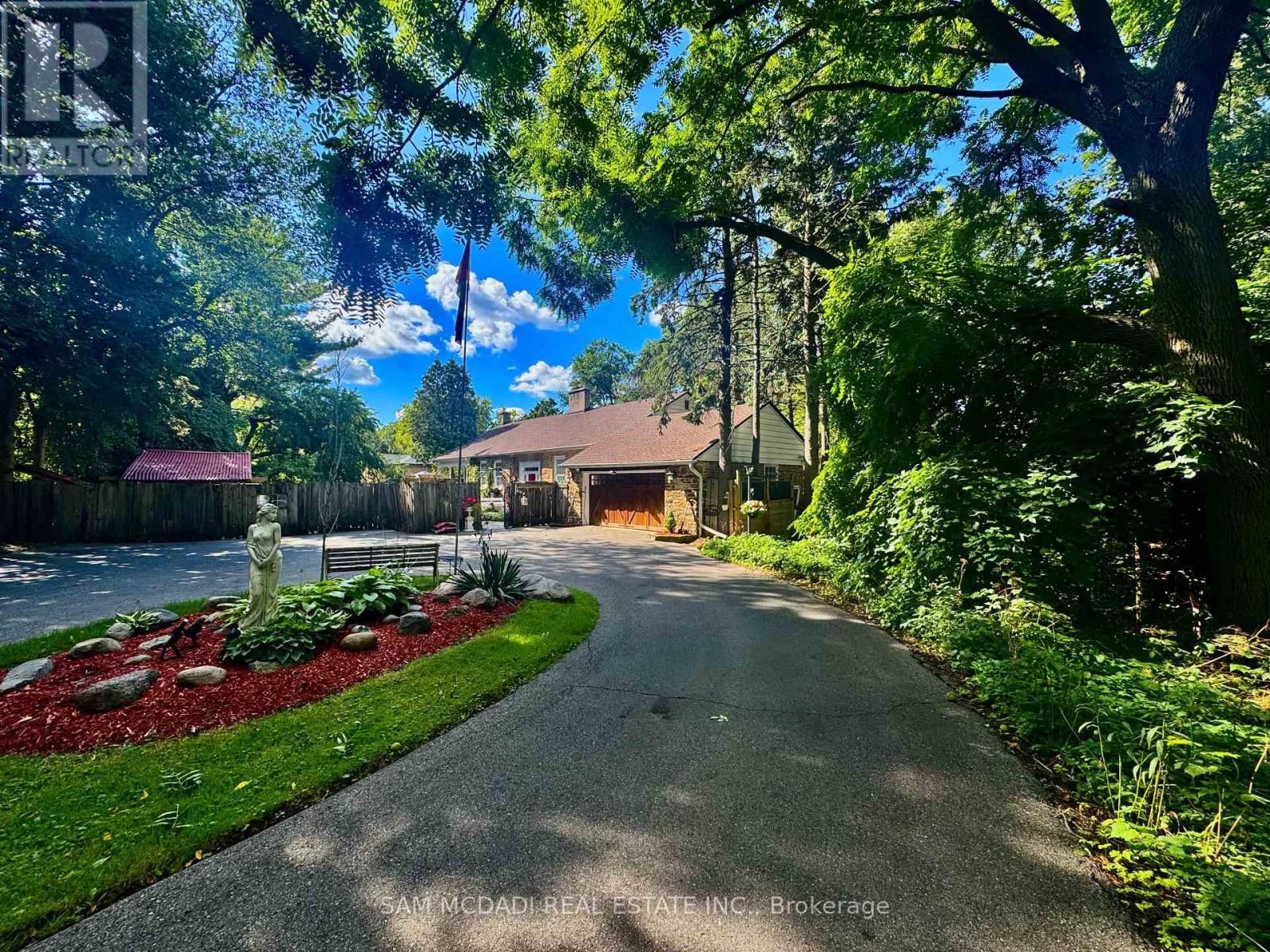 85 YORKLEIGH AVENUE Image 36