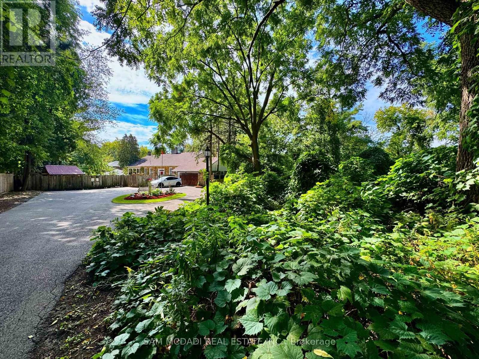 85 YORKLEIGH AVENUE Image 37