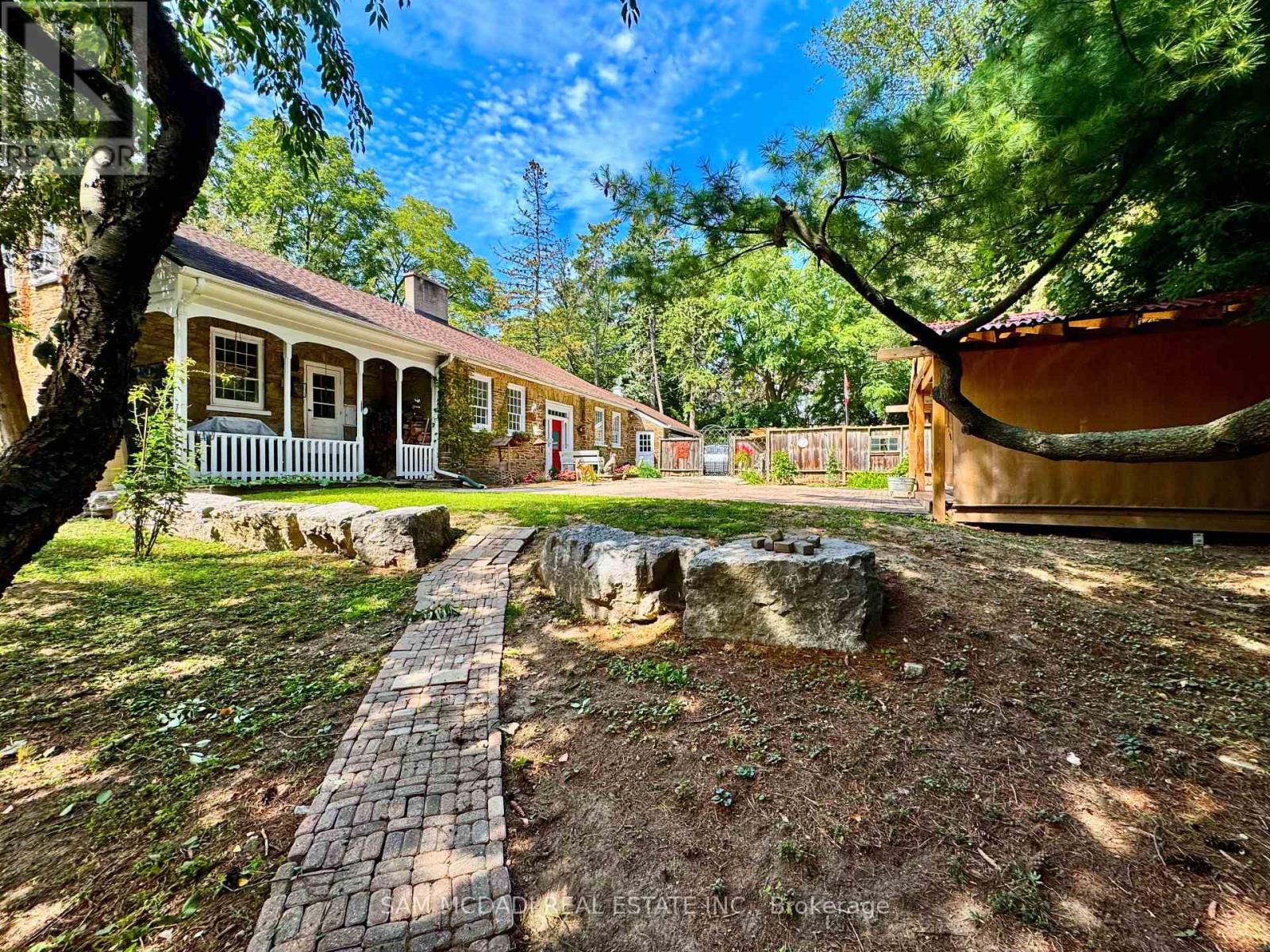 85 YORKLEIGH AVENUE Image 44