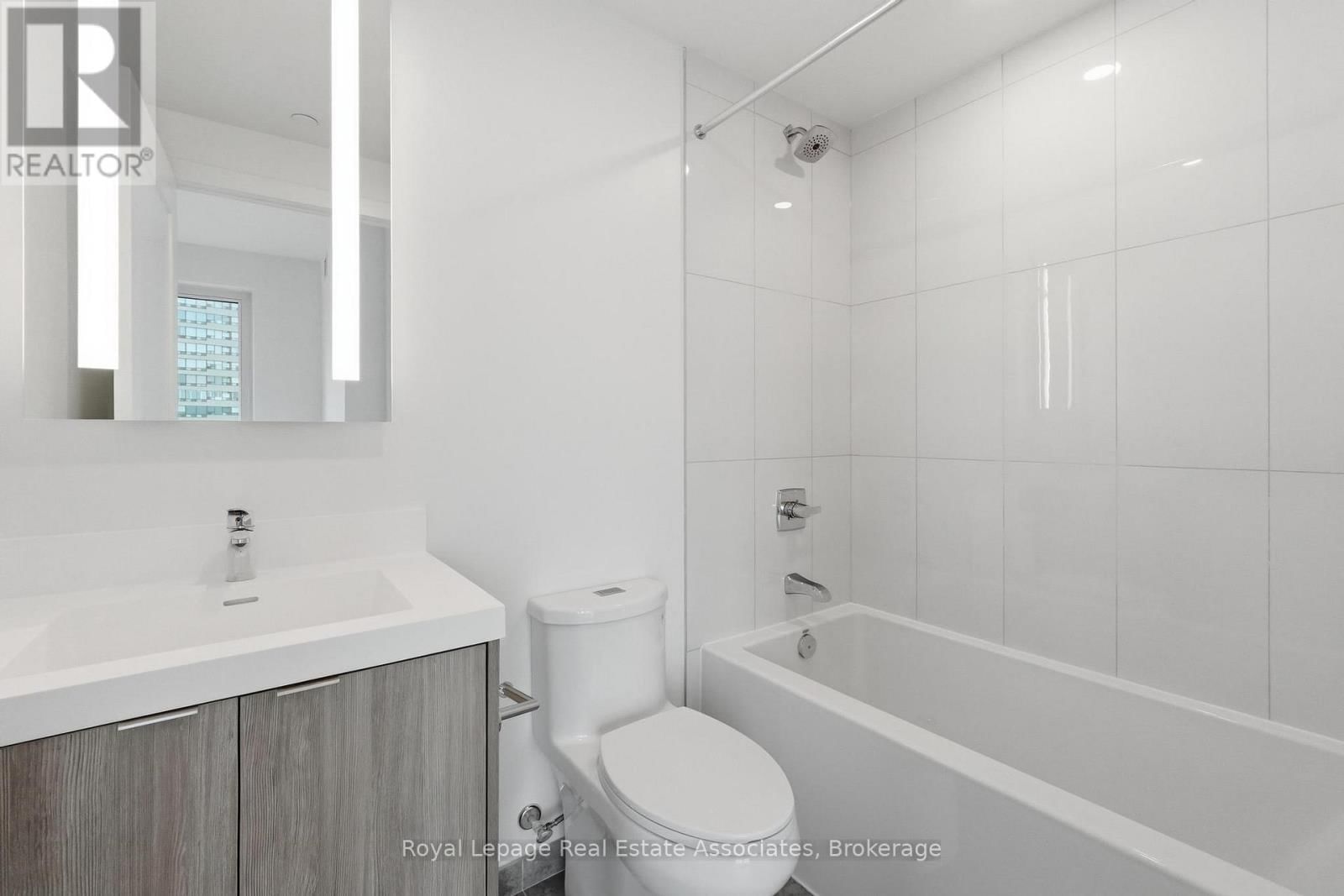 801 - 25 CORDOVA AVENUE Image 17