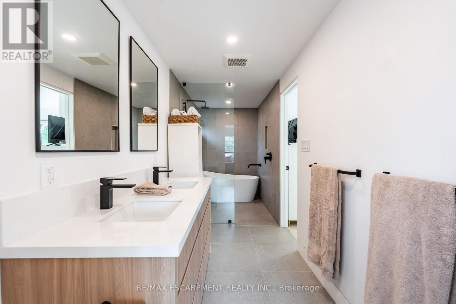 5135 MULBERRY DRIVE Image 14