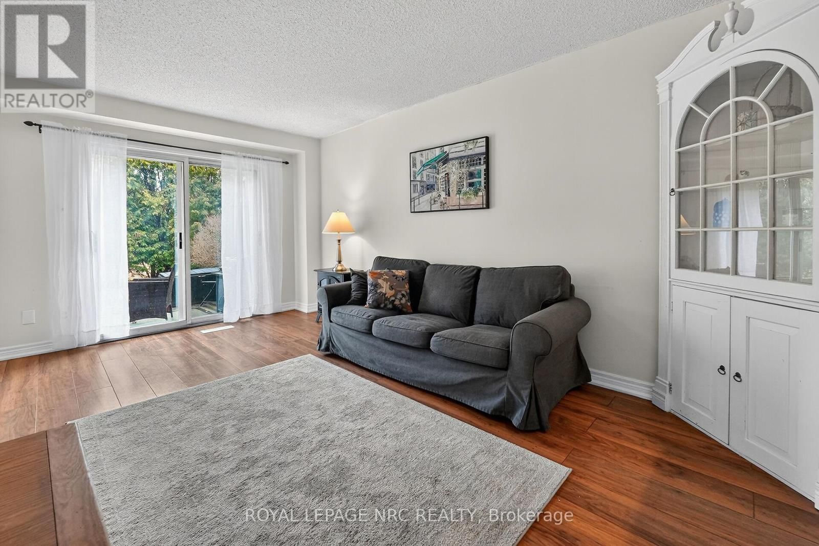 4 - 453 WOODVIEW ROAD Image 10