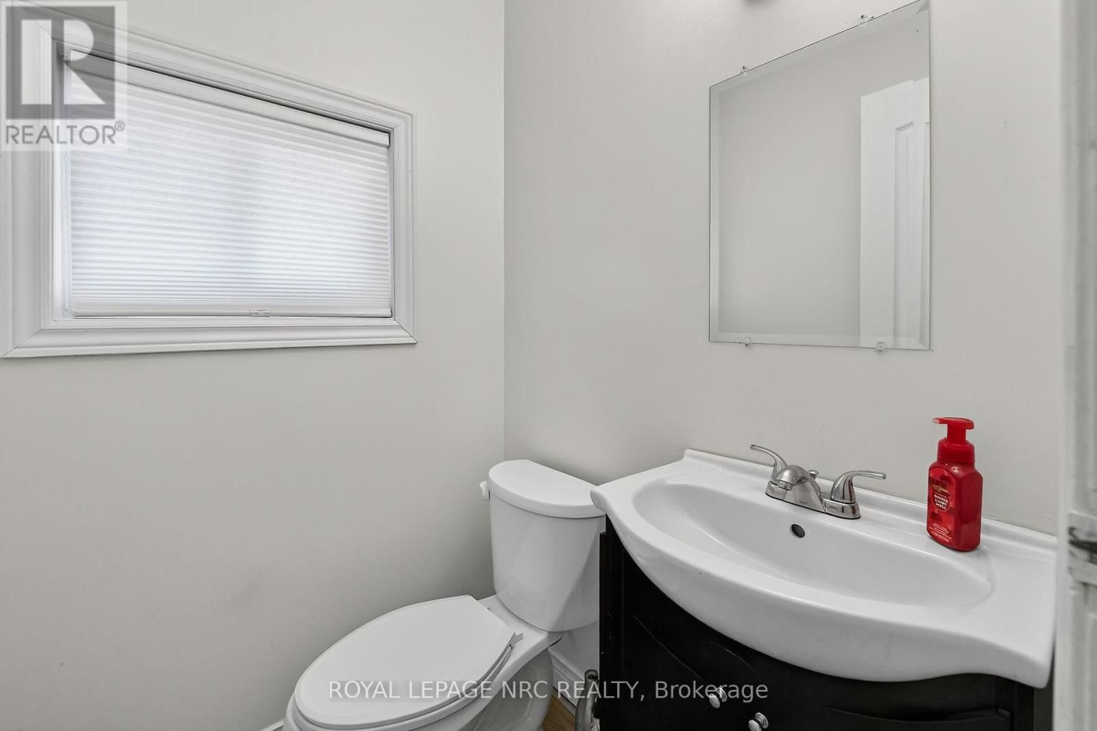 4 - 453 WOODVIEW ROAD Image 12