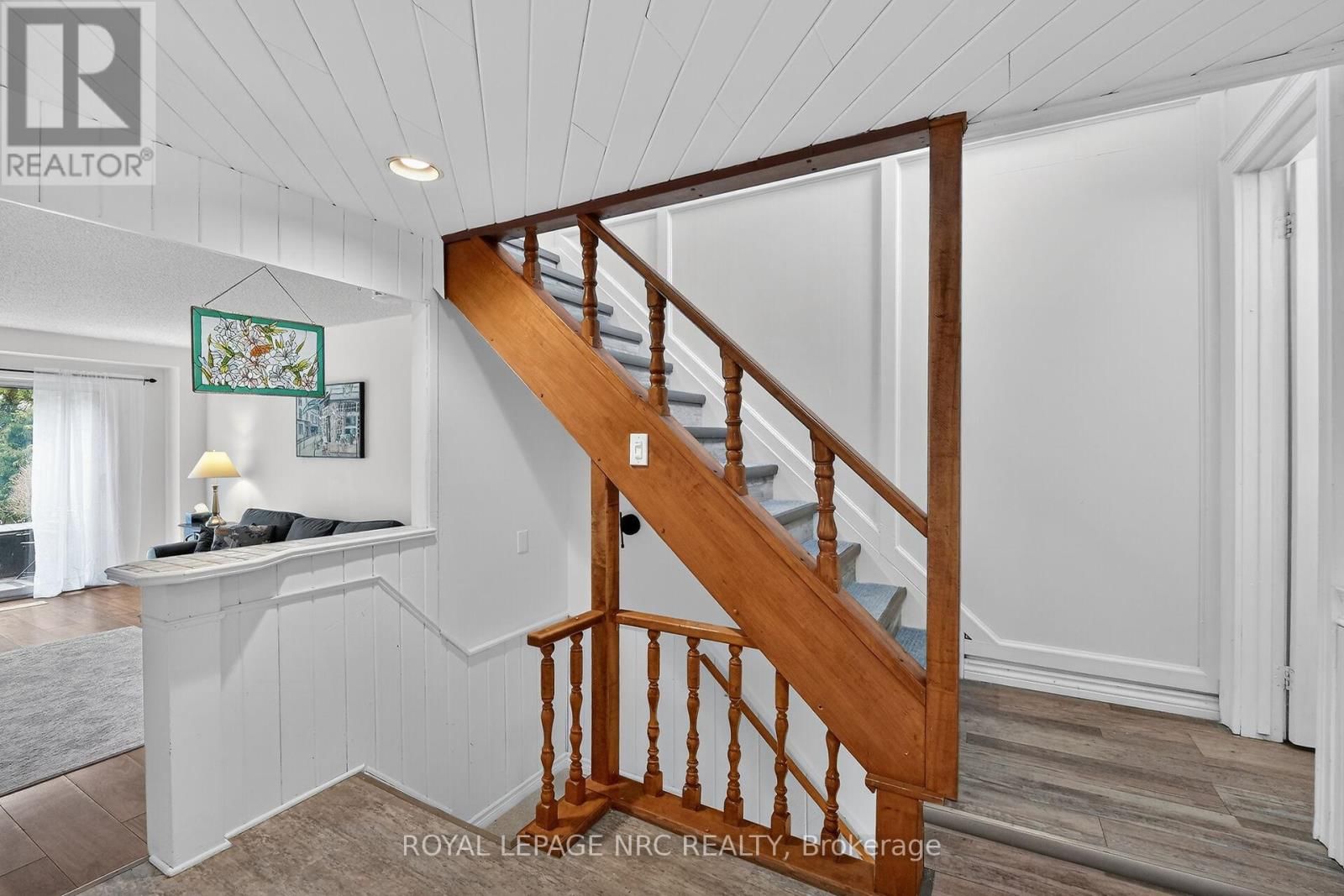 4 - 453 WOODVIEW ROAD Image 13