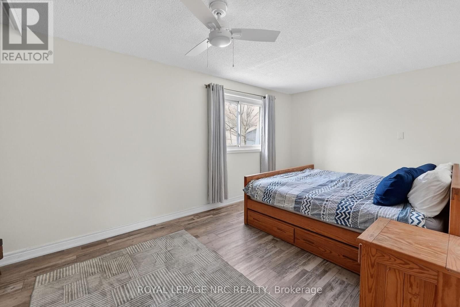 4 - 453 WOODVIEW ROAD Image 16