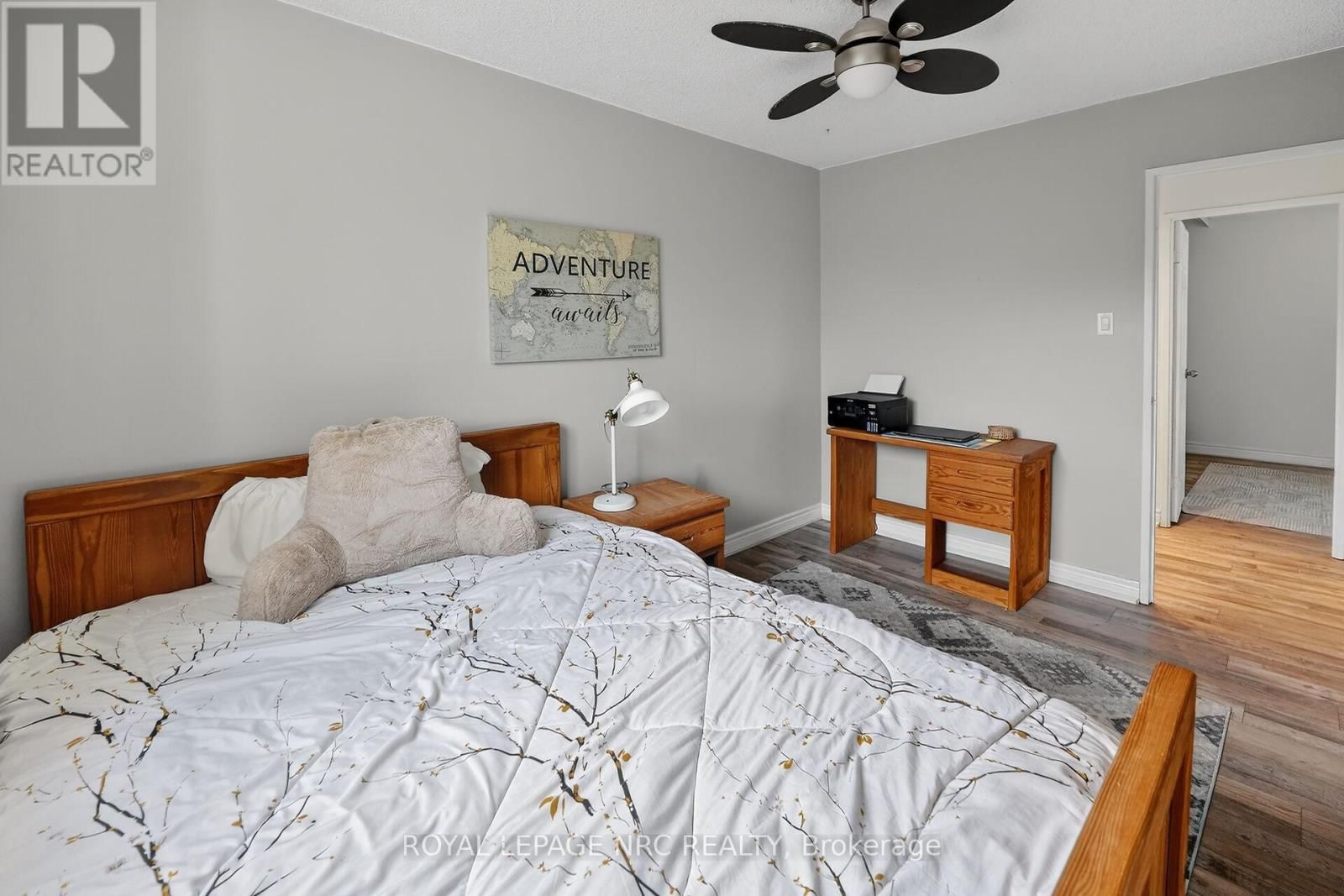 4 - 453 WOODVIEW ROAD Image 18