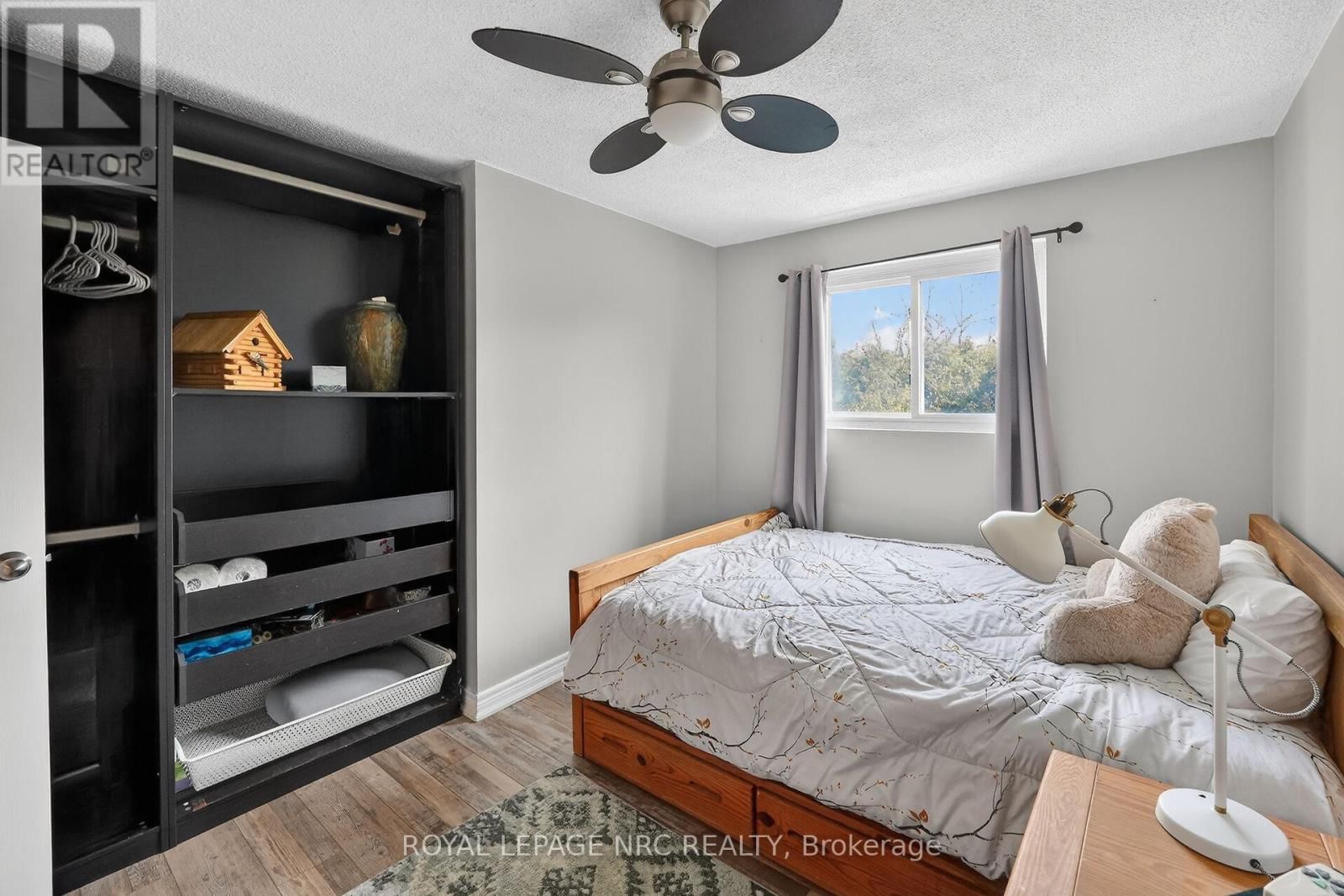 4 - 453 WOODVIEW ROAD Image 19