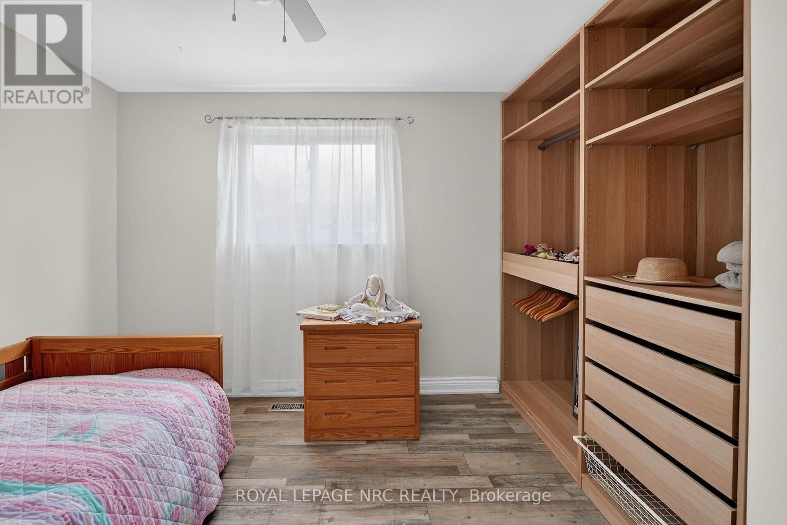 4 - 453 WOODVIEW ROAD Image 22