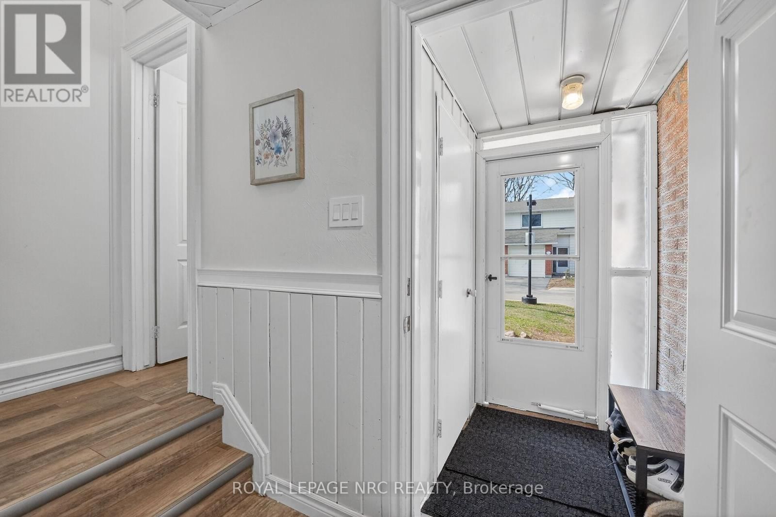 4 - 453 WOODVIEW ROAD Image 25