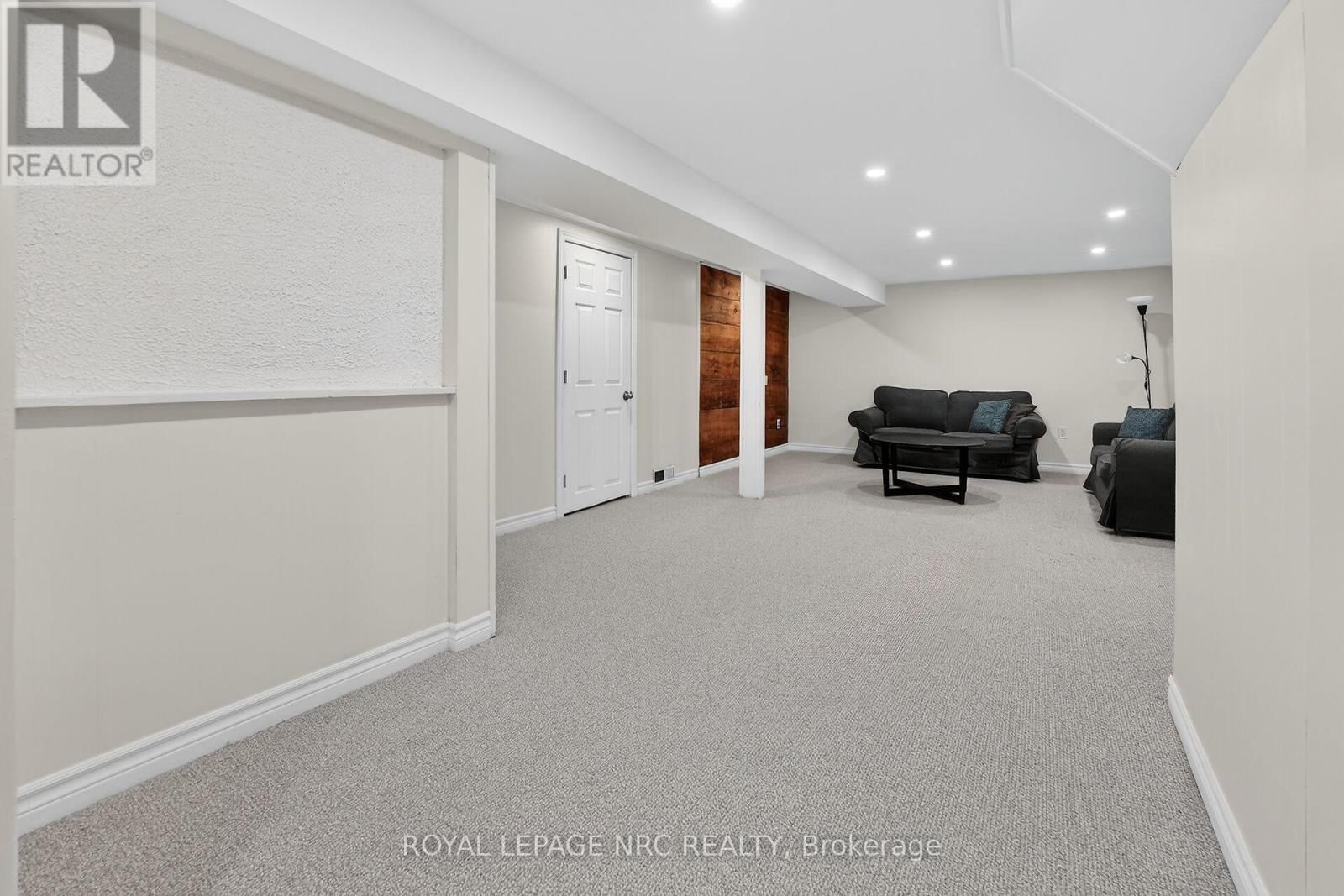 4 - 453 WOODVIEW ROAD Image 29