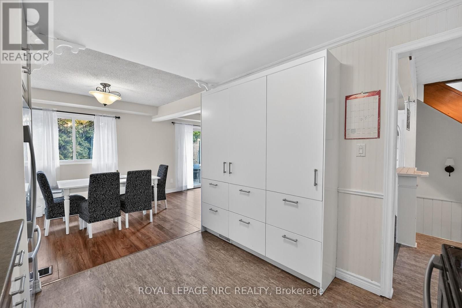 4 - 453 WOODVIEW ROAD Image 7