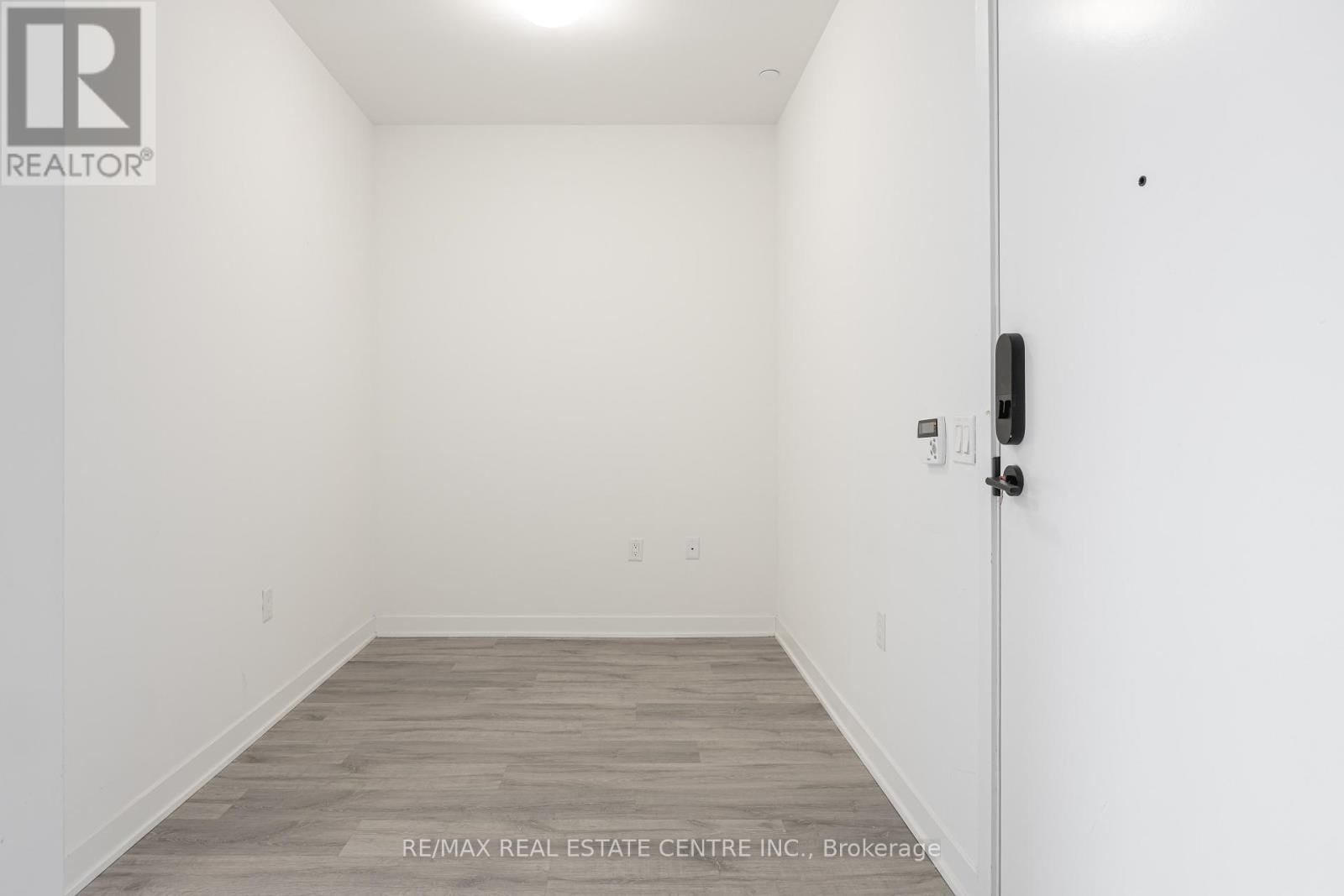 108 - 4675 METCALFE AVENUE Image 16