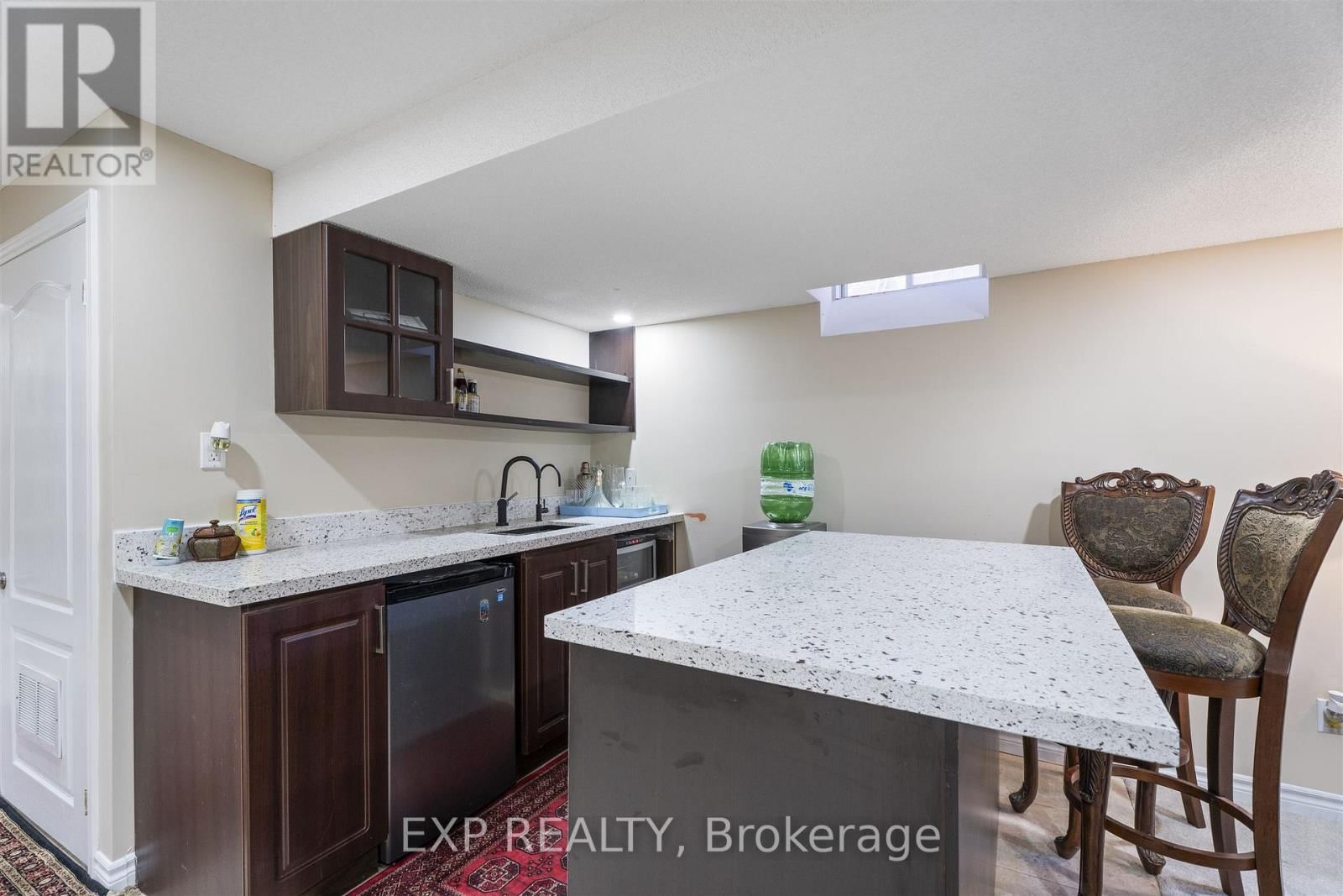 76 HIBERTON CRESCENT Image 12