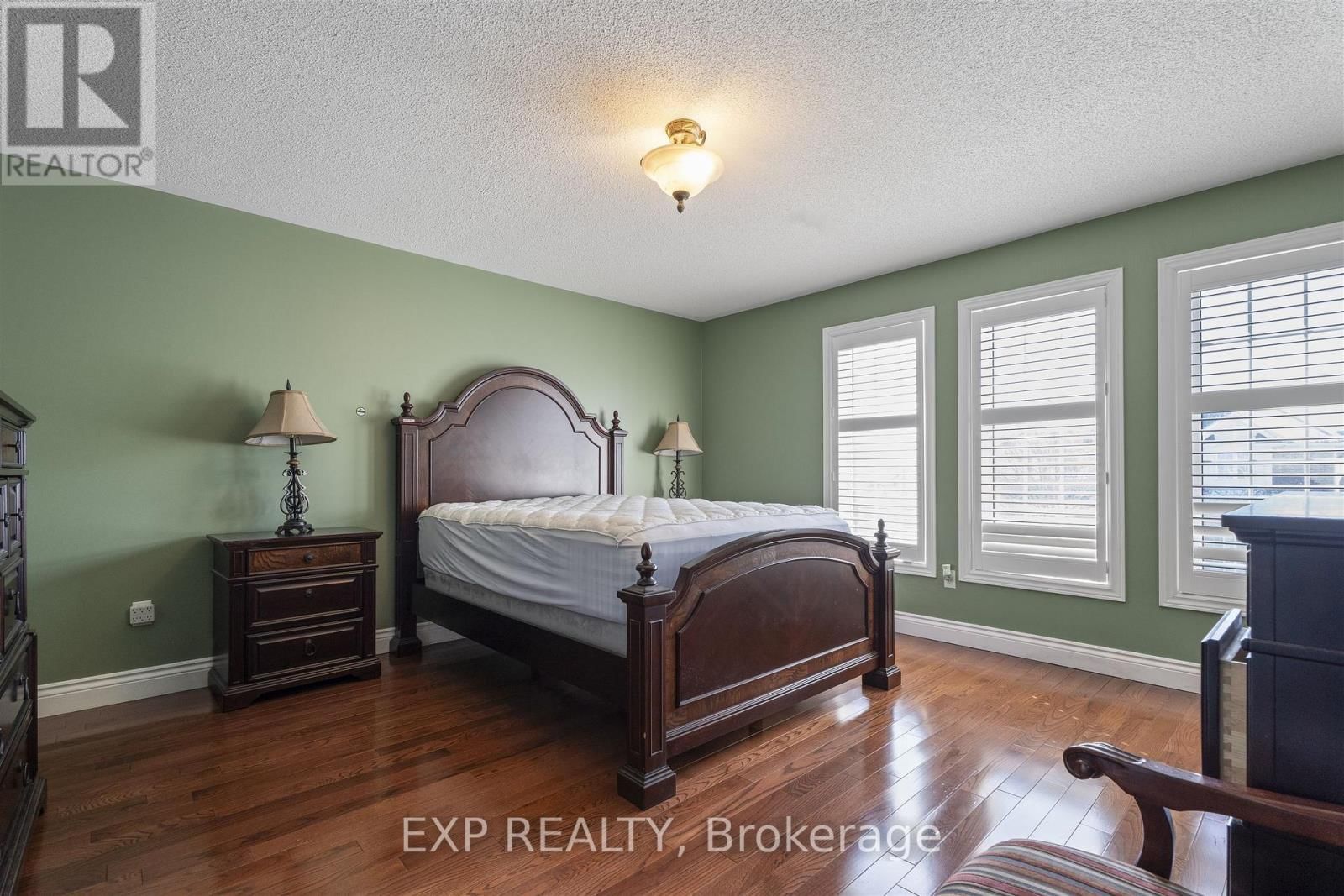 76 HIBERTON CRESCENT Image 9