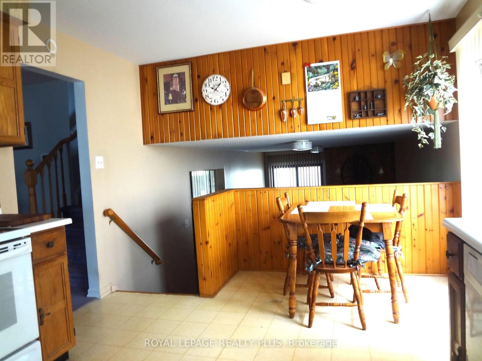 4170 TREETOP CRESCENT Image 12