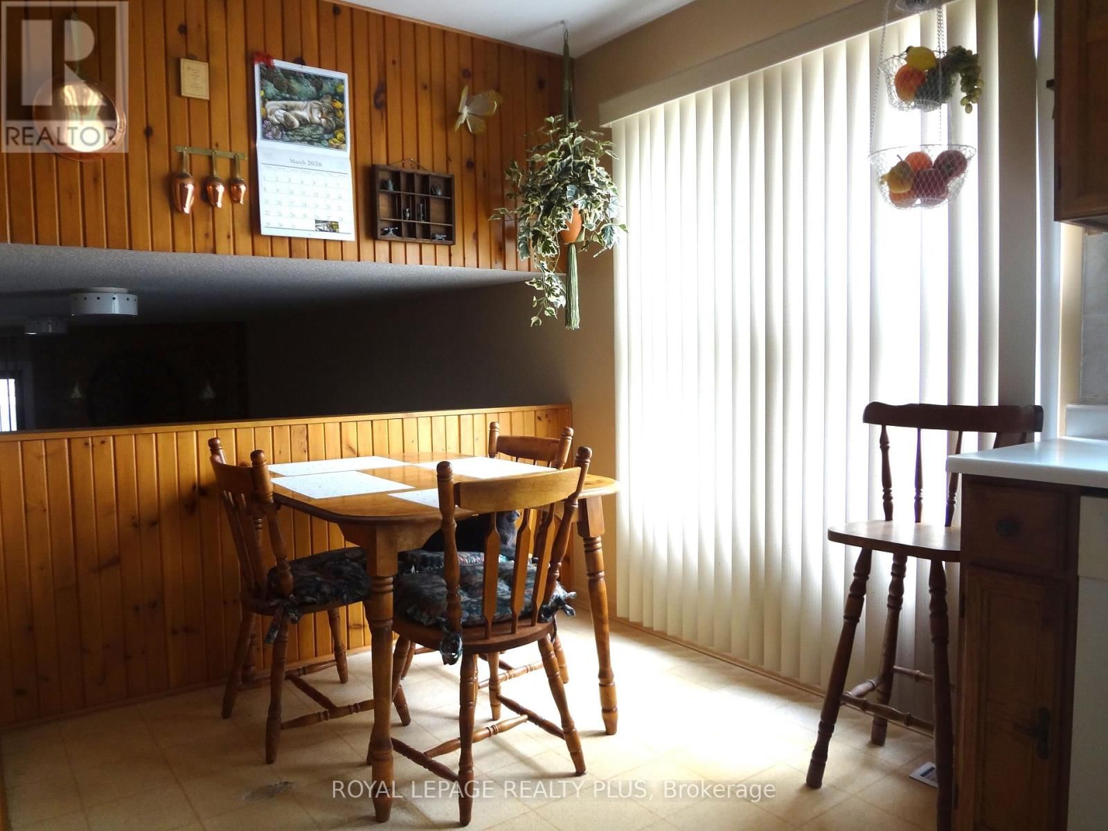 4170 TREETOP CRESCENT Image 13