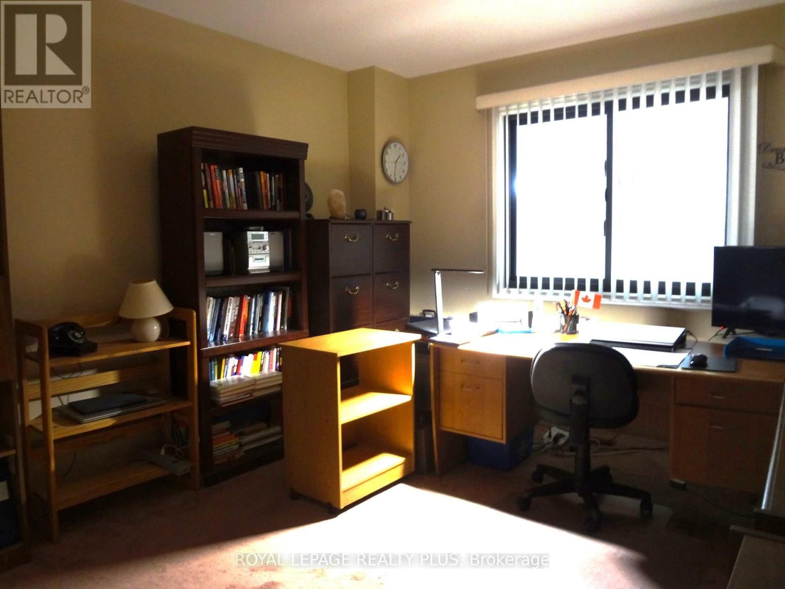 4170 TREETOP CRESCENT Image 19