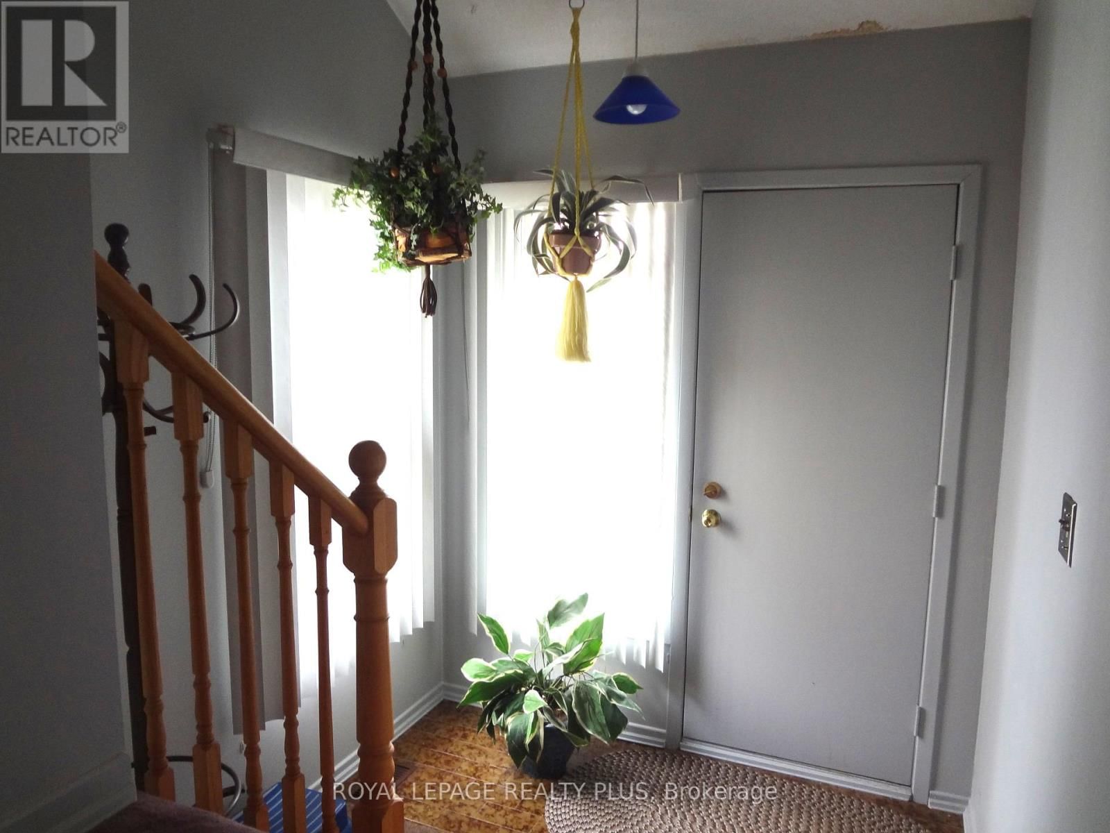 4170 TREETOP CRESCENT Image 2