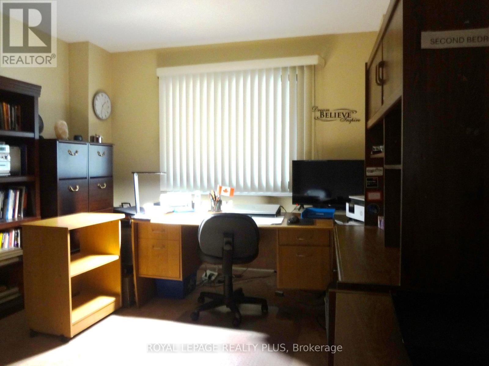 4170 TREETOP CRESCENT Image 21