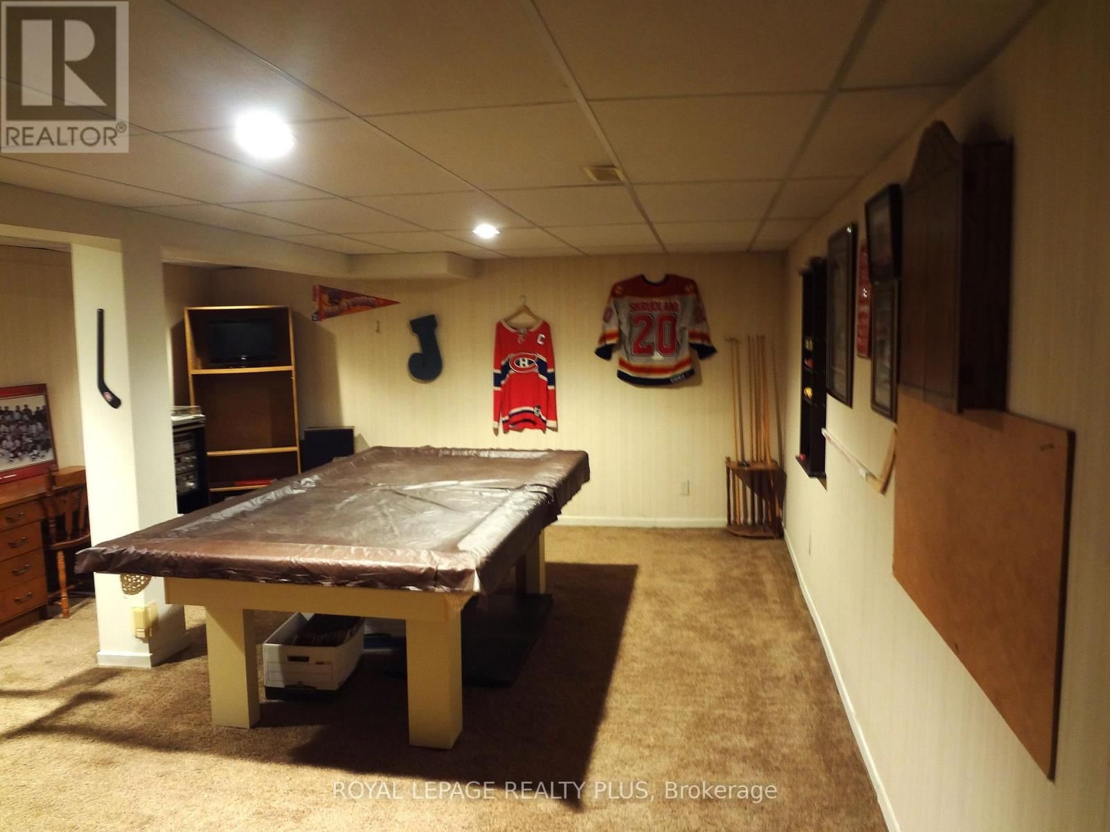 4170 TREETOP CRESCENT Image 32