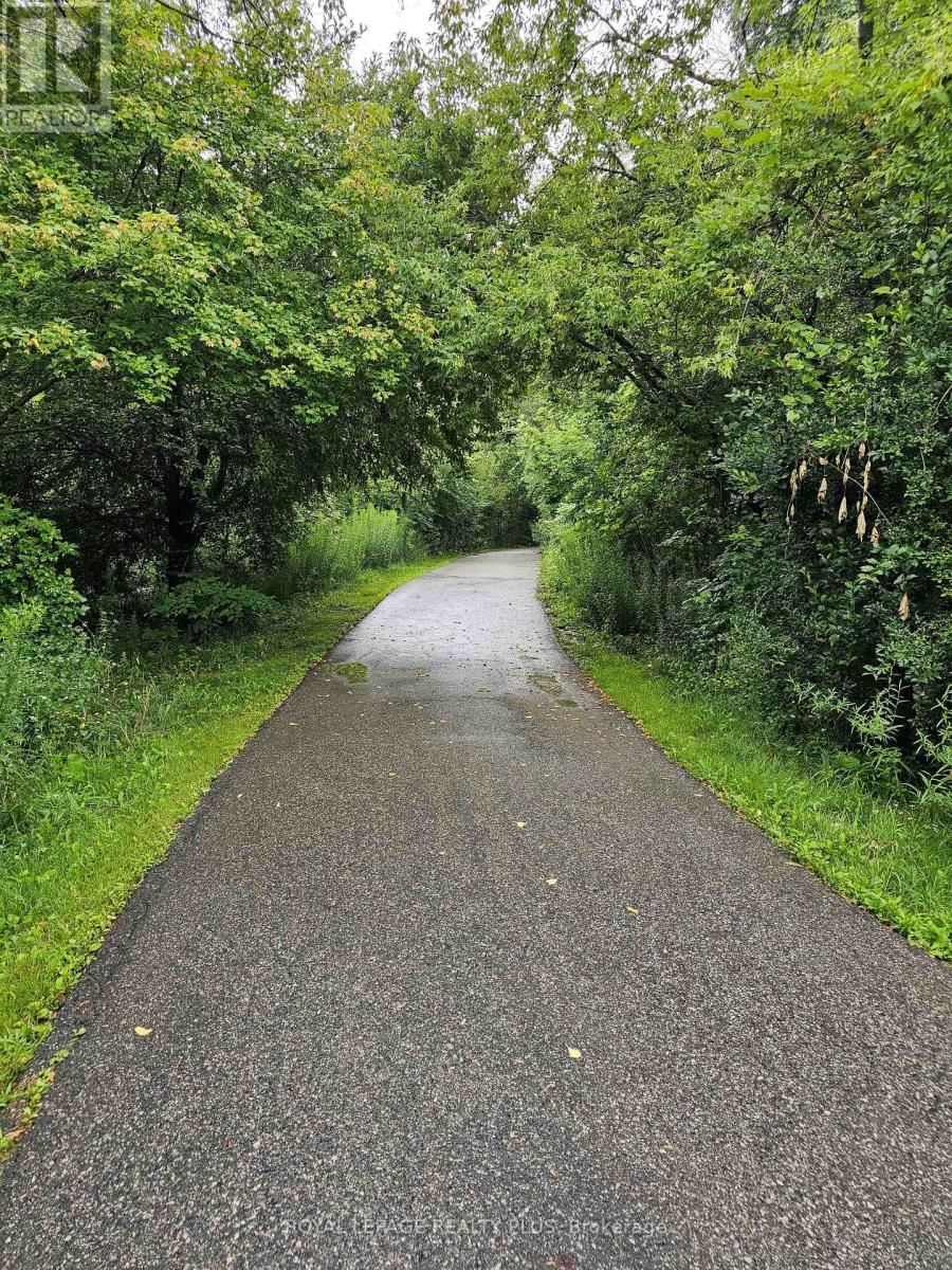 4170 TREETOP CRESCENT Image 41