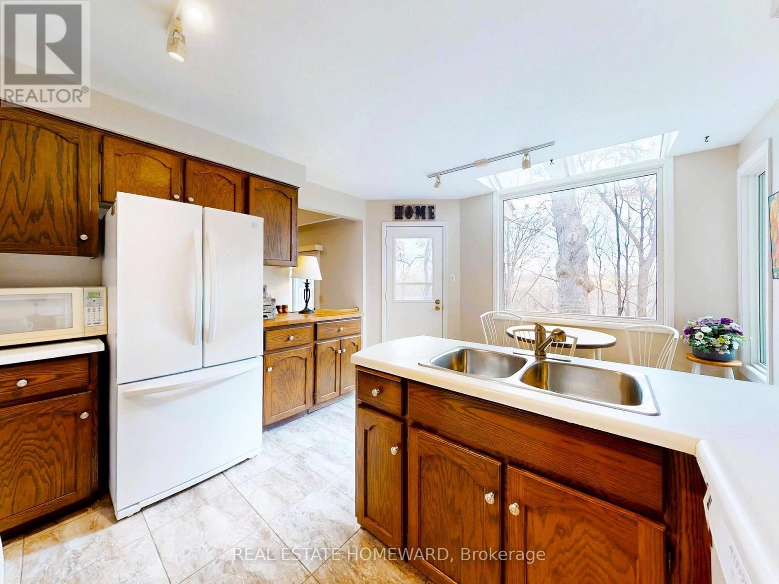 3058 VIEWMOUNT ROAD Image 13